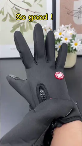 Warm and comfortable😋😍#gloves #cold #snow #waterproofing #bluecollar #bluecollarboys #wintergloves #gloveschallenge #goodthing #good #likе #use #buyit #tiktokmademebuyit #uktiktok🇬🇧uk #buy #fyp #homegadgets #warm 