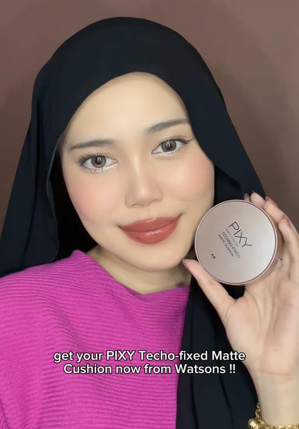 Grwm with this pixy techno-fixed matte cushion, sumpah finishing dia cantik and its giving matte finishing which make my skin nampak flawless ! Wajib grab ❤❤ @Watsons Malaysia @PIXYMalaysia  #PIXYCosmeticsMY #MakeItGlowMakeItBeautiful #GlowWithUs #Technofixed