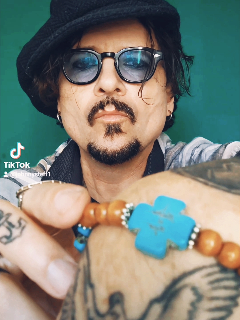 Bracelet conçu et créé par Marilyn of Mars 🏴‍☠️☺️☺️☺️ #johnnysteff #JohnnyDepp #jacksparrow #actor #hollywood #cinema #marilynofmars 