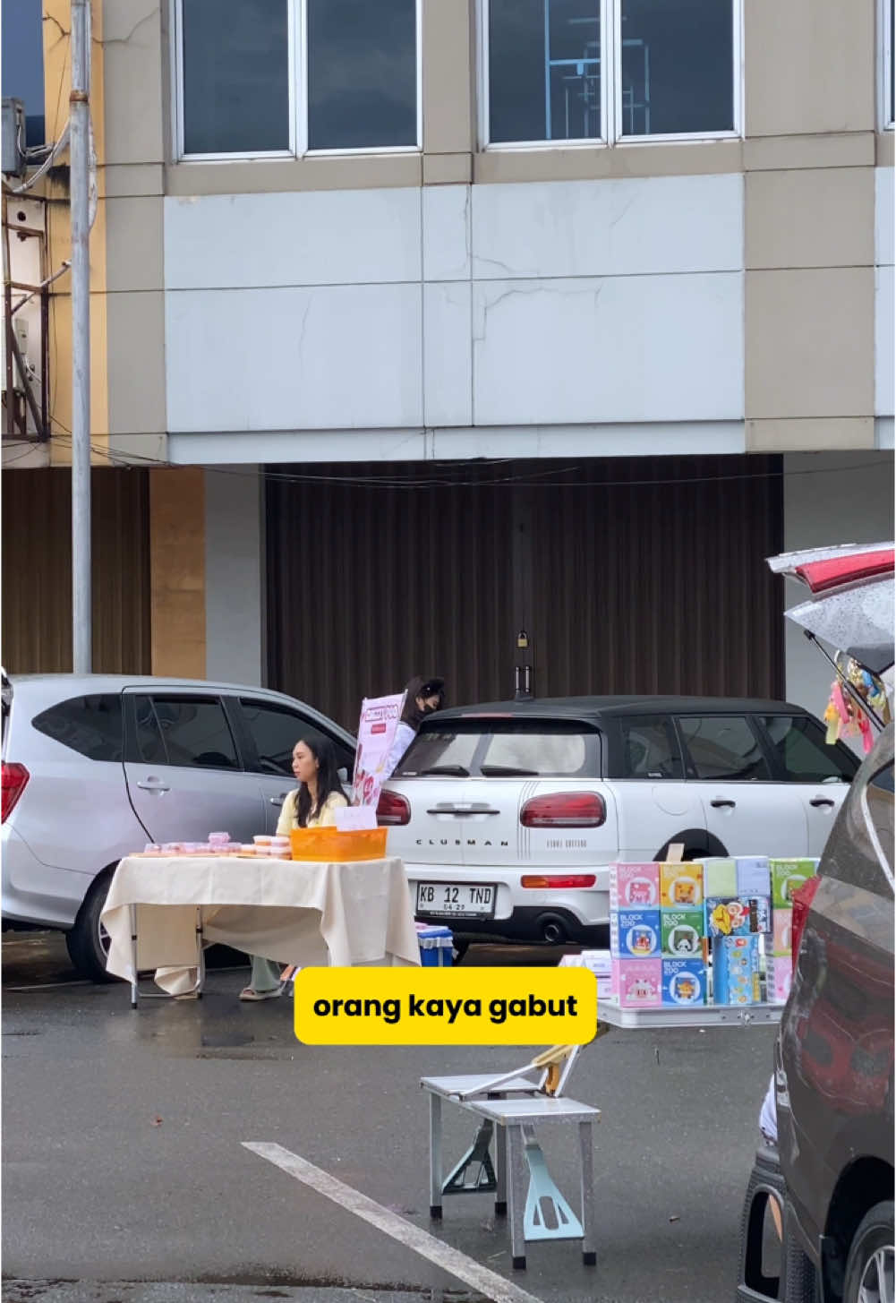 Lengah dikit maen cuci gudang aja ne orang.