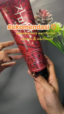 Moisturizer vitamin & whitening 🫶🏻 #pomegranate #pomegranatevitamin #whitening #whiteningcream #korea @@sybofficial_id @Miss_Nia @syb official @syboffi_ 