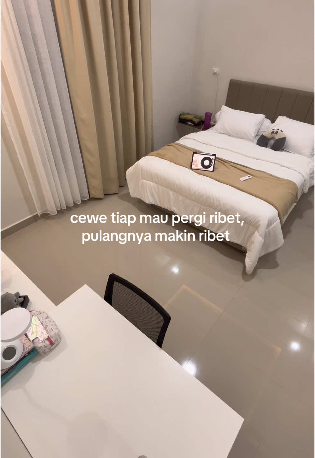 kadang kaget sendiri ko bs seberantakan itu kalo mau pergi, tpi gabisa tdr kalo kamar blm rapi 😭 #bebereskamar #kamaraesthetic #RoomTour #cleanmyroom 