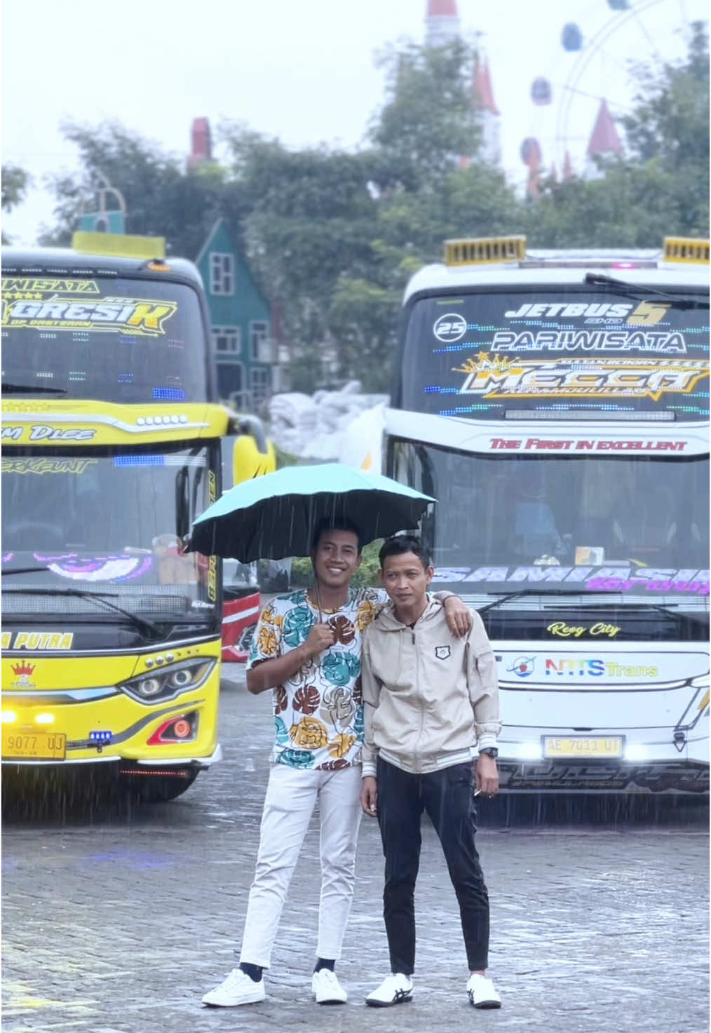 Dari pada kalian iri dengki, colaborasi dadi solusi🤝 #busmania #kawalplatw #kawalplatae #gaknyenderturuboss #kelasberat 