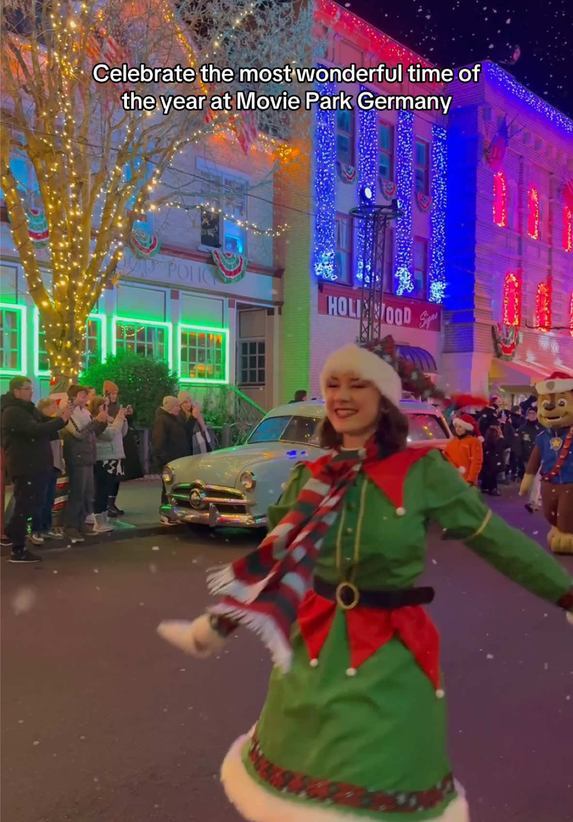 Celebrate the most wonderful time of the year at Movie Park Germany! ✨🎄🤩☃️🎅🏻 @Movie Park Germany  #moviepark #movieparkshollywoodchristmas #hollywoodchristmas #movieparkgermany #themepark #freizeitpark #christmasiscoming #christmasseason #itsbeginningtolookalotlikechristmas #christmasdecorations #christmasmarket #christmasdecor #weihnachtsmarkt #santaclaus #weihnachten #christmastime #christmaslights 