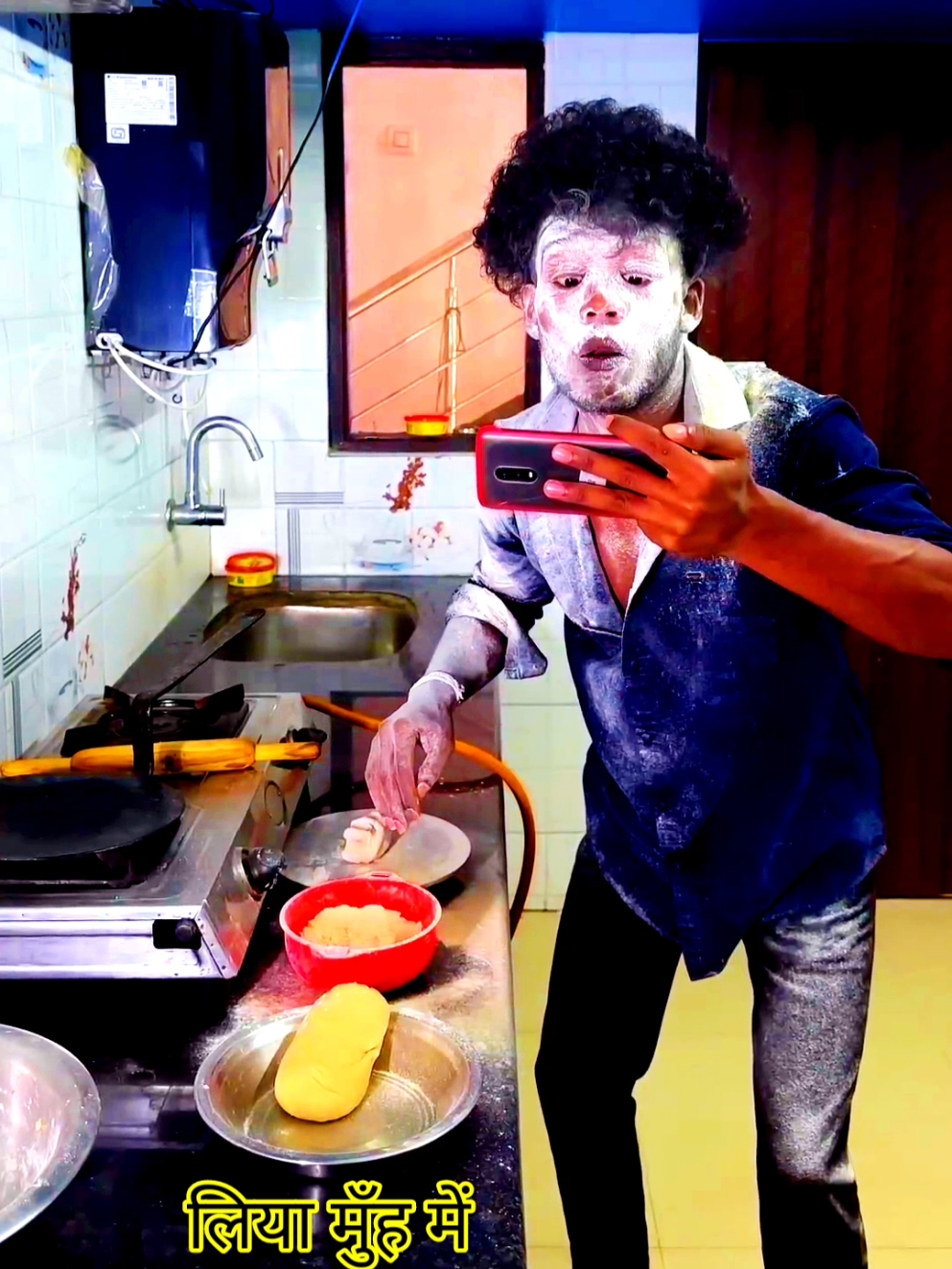 roti banane ka tarika 🤣 Suraj Bhai comedy video 🤣  #roti #funny #comedy #tiktok #viraltiktok #viralvideo #surajbhai #fyp #foryou #foryoupage #fy #trending #trend 