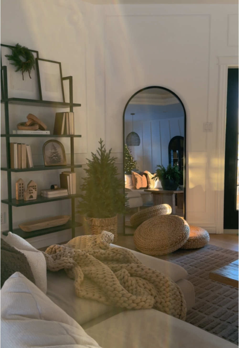 Morning sunshine meets organic earthy holiday vibes 🎄✨ This cozy living room is all about natural textures, warm tones, and that effortless seasonal charm. Who else loves the way sunlight brings a space to life? Save this for your holiday decor inspo or drop a 🤎 if you’re all about these cozy, earthy vibes too! #CozyLiving #OrganicModern #EarthyDecor #HolidayHome #SeasonalVibes #HomeDecorLover #InteriorStyling #NeutralInteriors