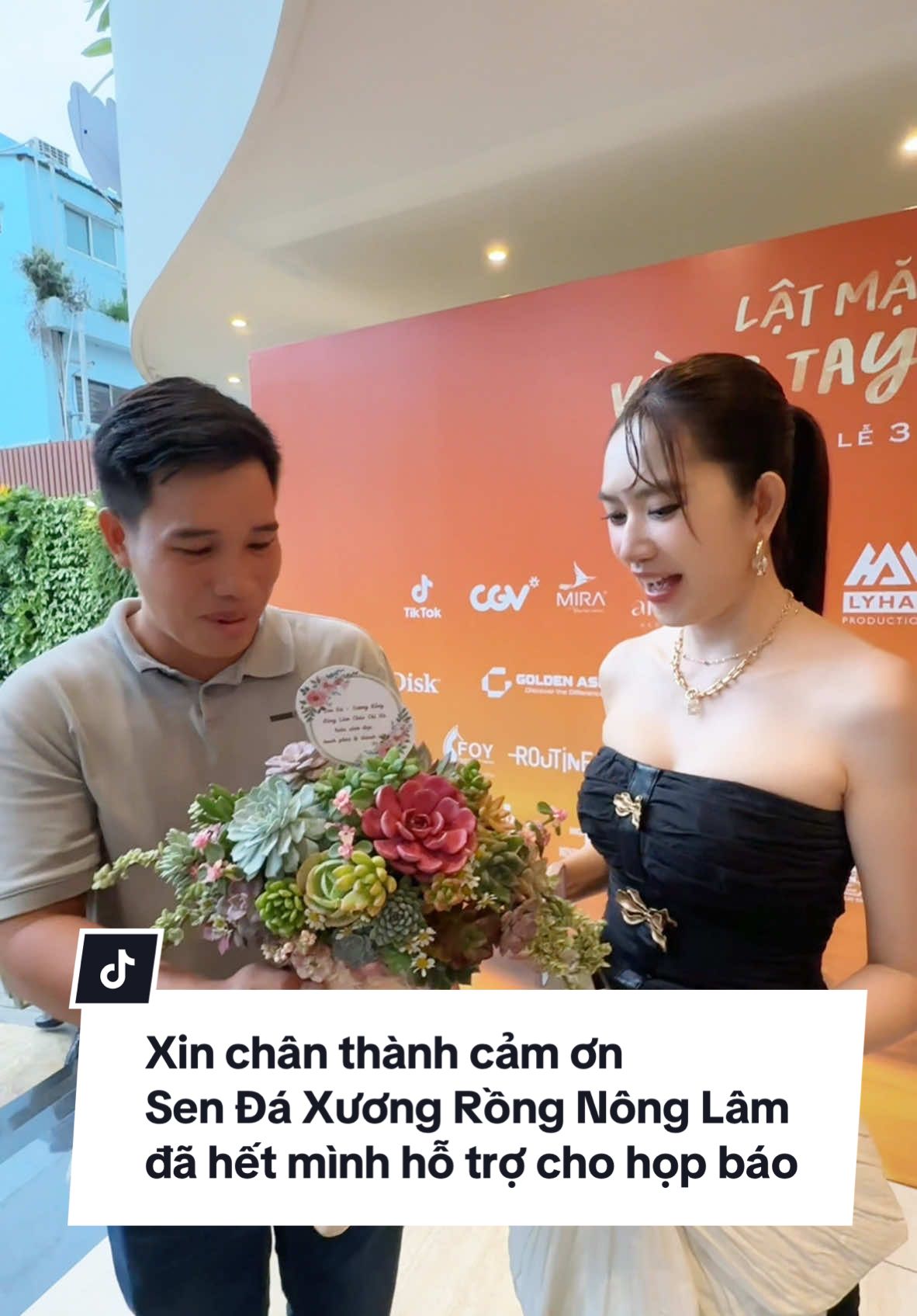 Xin chân thành cảm ơn @Sen Đá - Xương Rồng Nông Lâm đã hết mình hỗ trợ cho họp báo Lật Mặt 8 giúp cho buổi họp báo thêm phần đẹp hơn bởi Xương Rồng Nông Lâm  Lật Mặt 8: Vòng Tay Nắng dự kiến khởi chiếu dịp lễ 30.04.2025  #LatMat8 #VongTayNang #LyHaiProduction #LyHaiMinhHa #TikTokGiaiTri 