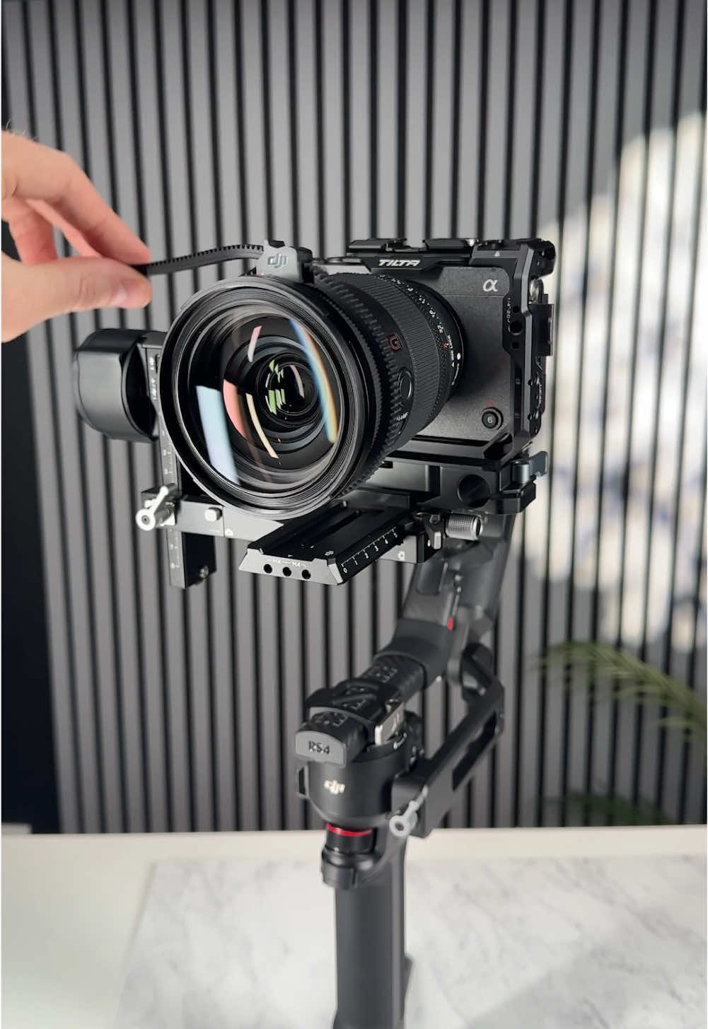 Setting up the DJI Ronin RS4 Pro with the Sony FX3 🎥 #asmr #videographer #sonyfx3 #dji 