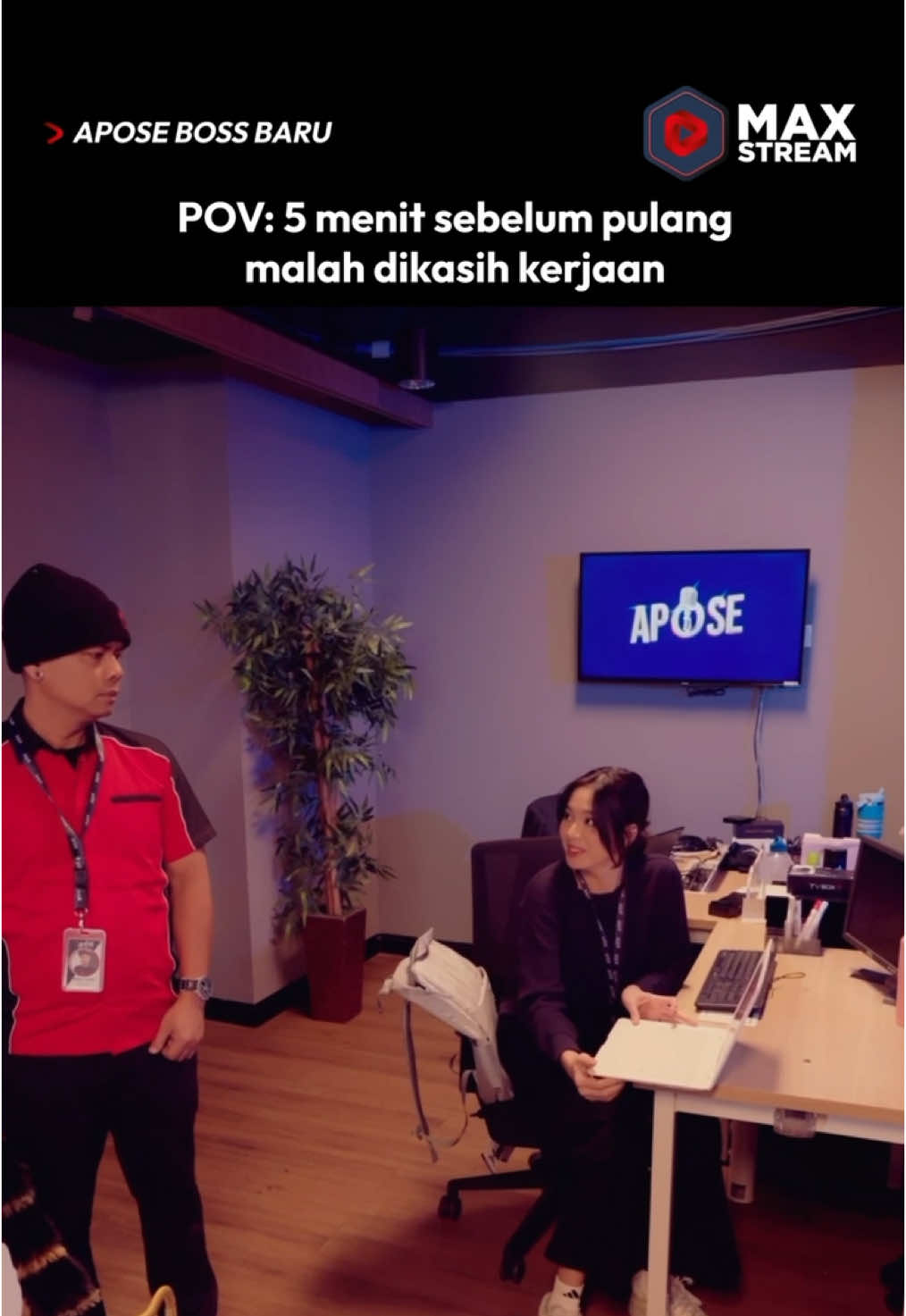 Sabar ya kak Zee senior emang kadang suka semena-mena sama anak baru 😔 #MAXStream #MAXStreamOriginal #MAXStreamStudios #SemuaAdaCerita #NonStopNonton #NontonTerusss #APOSEBossBaru #Apose