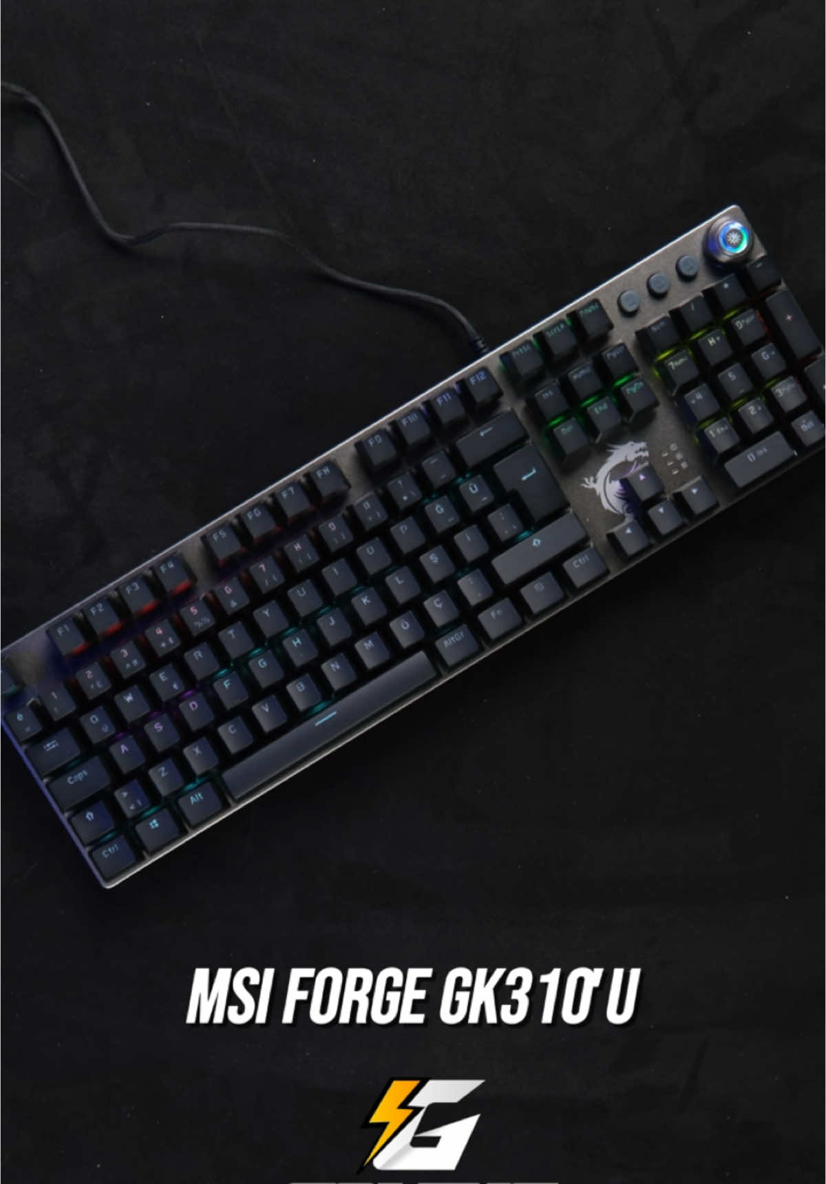 MSI Forge GK310 ile zafer senin! 🐉 Kırmızı mekanik anahtarlar, Hot-Swap özelliği ve ergonomik tasarımıyla en zorlu oyunlarda bile rahatlıkla kontrol sende. Özelleştirilebilir manyetik kapak ve RGB ışıklandırma efektleriyle oyununa tarz kat! ⚡ 👾 Oyuncuların Doğru Adresi “Gaming.Gen.TR” #MSI #GamingKlavye #GamingKeyboard #MechanicalKeyboard #RGB #GamingSetup #GamingGenTR 