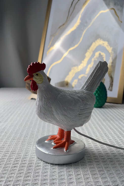 It looks so funny  #roomdecor #chiken #light #decorativetable #ornaments #tiktokshipholidayhaul #spotlight  #tiktokmademebuyit  #NEWyear #2025 