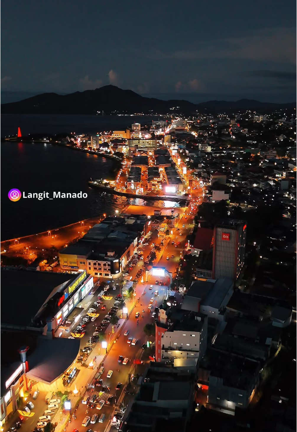 Tidak perlu memikirkan senja yang telah berlalu, ayo bangkit sebentar lagi matahari terbit. #sulawesiutara  #manado  #fyp  #dji  #dronemanado  #djimini4pro 