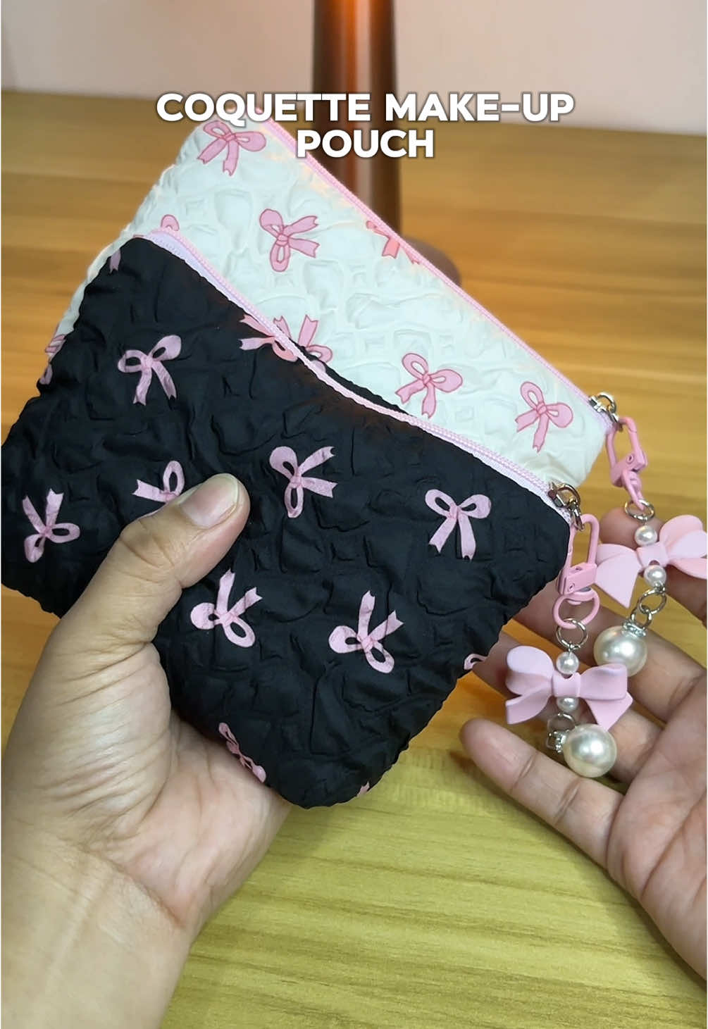 Super cute make-up pouch 😍🎀 #pouch #makeuppouch #coquette #coquettepouch #smallpouch #bowpouch #ribbonpouch #girlpouch #pouchforwomen #pouchforgirls 