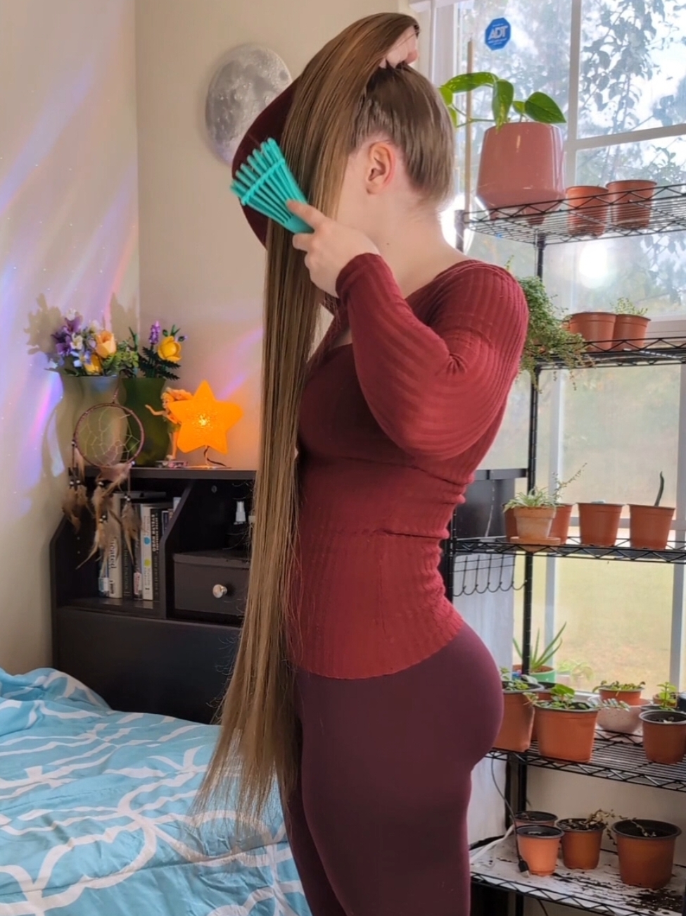 when your hair is so long you have to lay it across your bed to brush it🤣 #hair #hairtok #hairstyle #rapunzel #girls #girl #beautiful #Love #reallonghair #longhair 