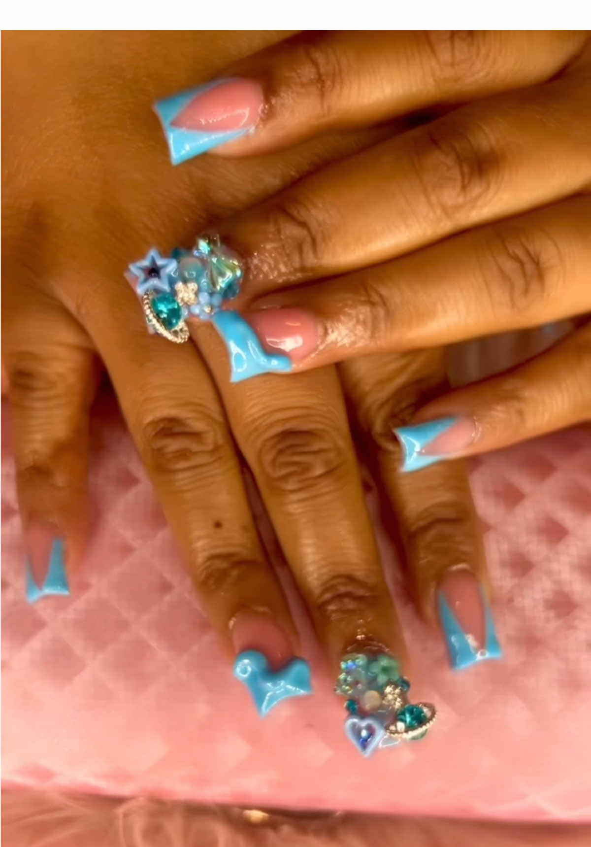 Bow bow 🙂‍↔️🥳 book with CBR💋#fyp #fypシ #fypシ゚viral #nail #nailtech #nailart #nailtransformation #nailtransition #nailinspo #bluenails #bluenails💅🏽🦋💙 #nailsartvideos #greenscreenvideo 