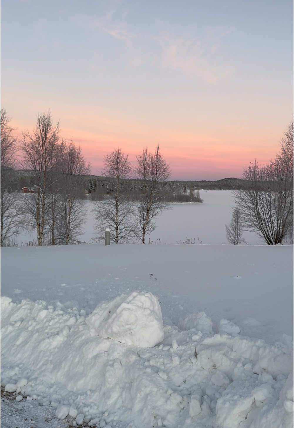 Day 4 artic circle trip So many million dollar view in SAARISELKÄ. No matter where you go, its full of beautiful views.  #finland #finland🇫🇮 #lapland #saariselkä #sky #skyline #snow #snowman #sea #fyp #fypシ #fypシ゚viral #fypage #restaurant #singaporerestaurant #singapore #singaporefoodie #singaporefood #food #Foodie #FoodLover #FoodTok #foodies #foodreview #FoodFestonTikTok 