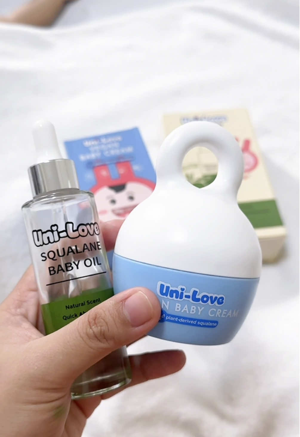 Replying to @Finds@MsVee maganda talaga to sa skin ni baby, trusted brand talaga 🫶🏻 @Unilove PH Official @Uni-Love #uniloveph #unilovequalityandtrustedbabybrand #babylotion #babyoil #uniloveveganbabycream #mommyfluffyleira #babyneeds #babyskincare 