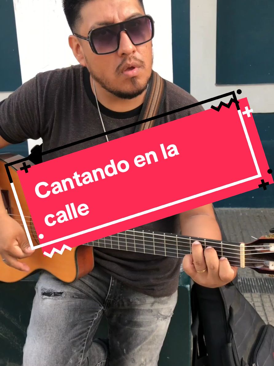 Cantando en la calle 🤣🤣 #parati #fyp #comedia #cantautor #emergente #cantandoenlacalle #loscaminosdelavida 