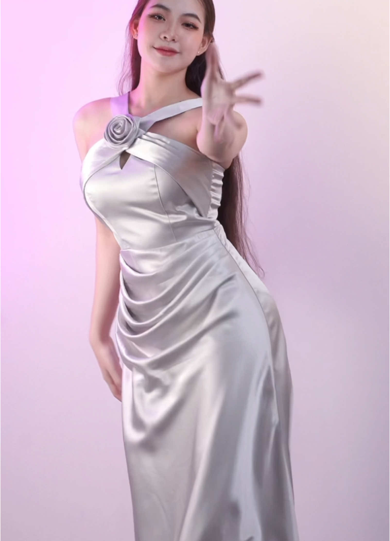 Bữa giờ cả nhà đã săn được đầm xinh nhà em chưa dạa 👀 (dc: ?)#tiemvaynhaoc #silkdress #Viral #Trending #fyb #xuhuong #TikTokDanceVN 