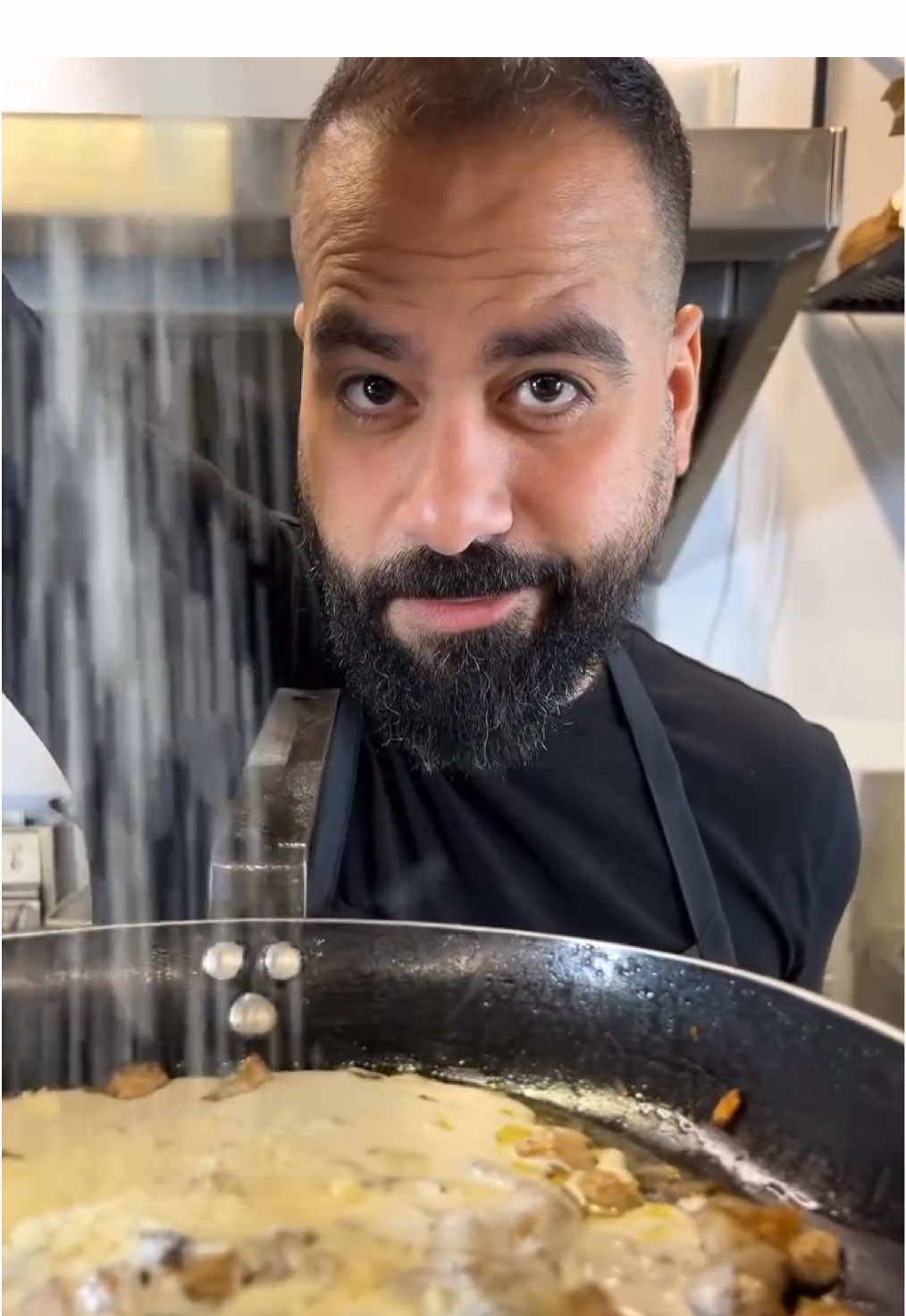 Jay’s way of doing the famous Chicken Alfredo🤌🏻 try it and give us your feedback✨🤤 #EasyRecipe #lebanonfoodies #jayskitchen #fypシ #fypシ゚viral #talkaboutlebanon #burgerlove #recipes #foodies