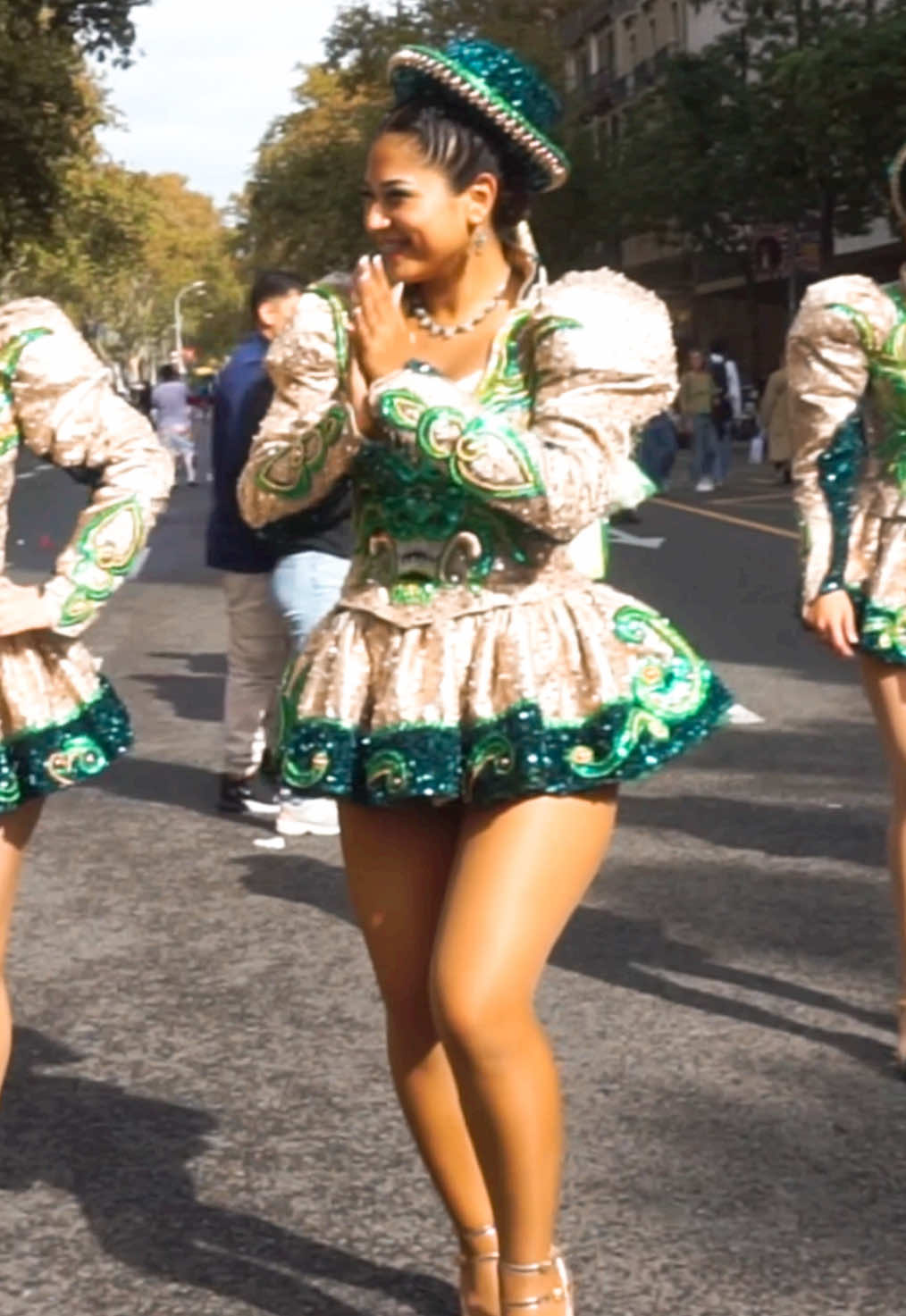 Bailar es una curita para el alma🤍 #caporales #bolivia #sansimonsucre #barcelona