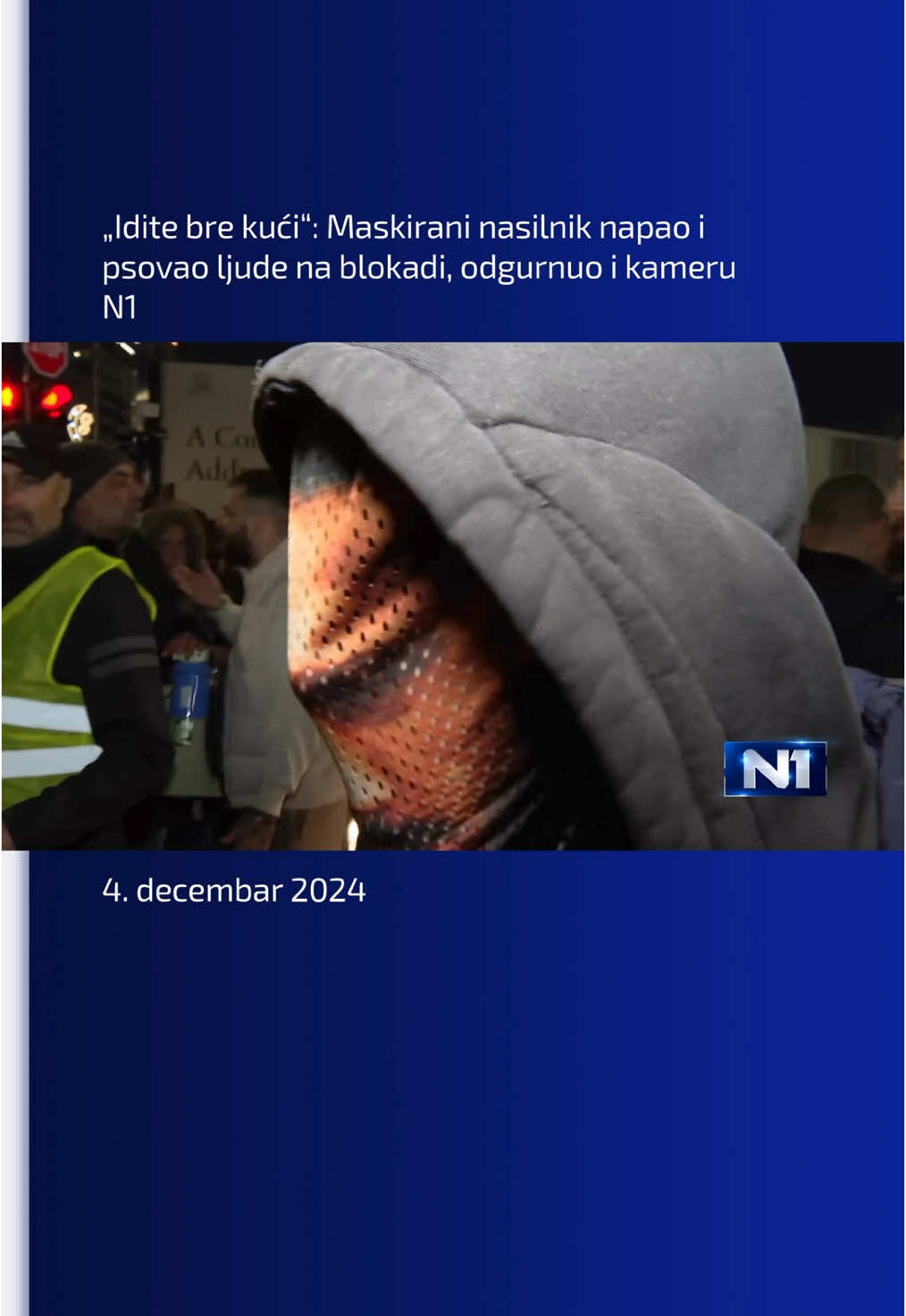 Grupa muškaraca, među kojima i jedan sa maskom na licu, provocirali su, napali i vređali okupljene građane na blokadi kod Beograda na vodi. Maskirani nasilnik provocirao je, pretio i gurao rukom kameru snimatelju N1. #n1srbija #foryou #foryoupage #fyp #n1info #beograd #beogradnavodi 