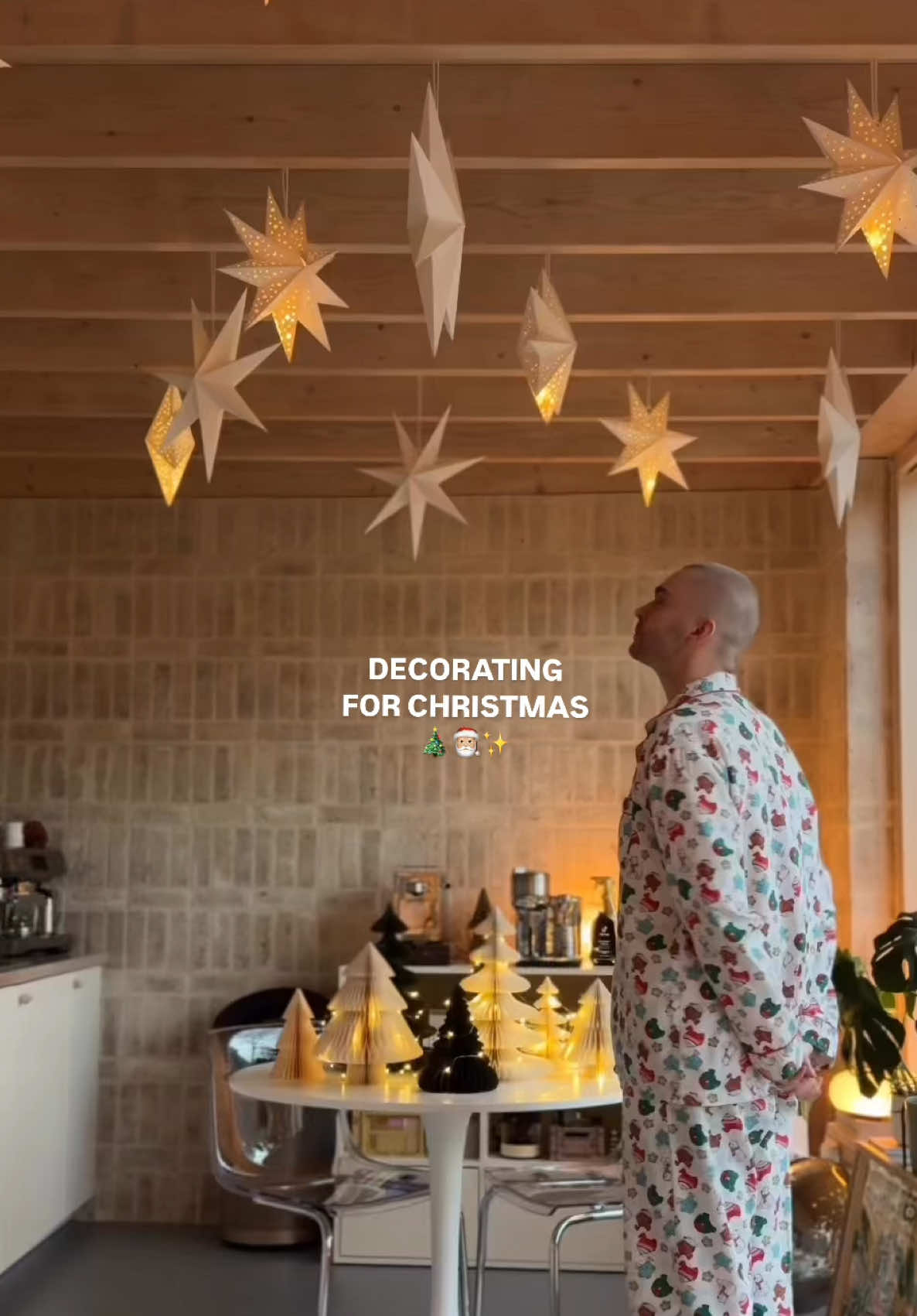 It’s Christmassssss!! Sadly no tree this year, but I made up for the lack of tree with the paper stars, which I think was a genius idea! ✨…I also limited (restrained) myself to just two new festive jelly cats 🎅🏼  P.s - favourite Christmas movie?  #christmasdecor #christmasdecorations #interiordesign #interiorstyling #apartmenttherapy 