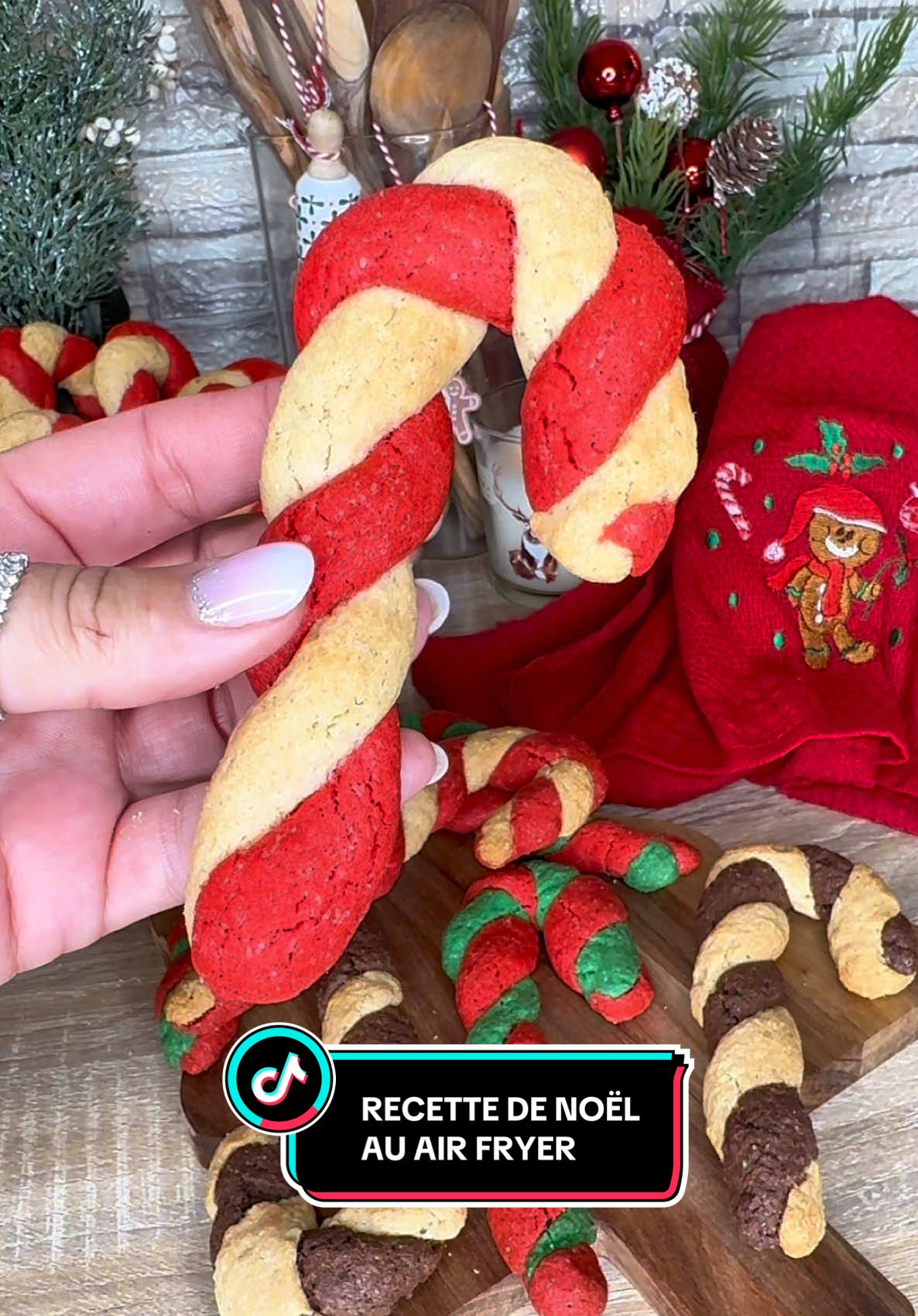 Biscuits sablés de Noël au Air Fryer ! 🎄🍪🍭 ✨Recette de biscuits sablés de Noël en forme de sucre d’orge au Air Fryer ! Une recette simple, rapide et ultra gourmande parfaite pour régaler petits et grands. Apporte la magie de Noël dans ta cuisine 🎄🍪🎅 ! 👩🏻‍🍳 INGRÉDIENTS 👩🏻‍🍳 : (environ 20 biscuits)   • 375 g de farine • 190 g de beurre mou • 120 g de sucre en poudre (sucre roux, cassonade ou sucre de coco) • 2 oeufs • 1 pincée de sel • 1 c à c de cannelle en poudre (optionnel) • colorant alimentaire de ton choix   🔥 CUISSON 🔥 :   Sur mode BAKE  10-12 minutes à 160°C #airfryerrecipes #recetteairfryer #airfryer #biscuits #sable #biscuitdenoel #sabledenoel #cookie #cookiesoftiktok #recettefacile #recetterapide #baking #christmascookies #noel #christmas #christmastiktok #christmasfood #candycane #sucredorge #christmasdesserts #pastry #gouter #EasyRecipe #airfryertiktok #airfryeradventures #airfryermaster #pastrychef #christmasrecipe #recettenoel #recettedenoel #cuisinetiktok #cookingtiktok #Recipe #recette #recettegourmande #candycanecookie #candycanechristmas #tiktokfood #holidaydessert #noelgourmand #quickrecipes #airfryercookies #festivetreats #faitmaison #homemadefood #homemade #🎄 