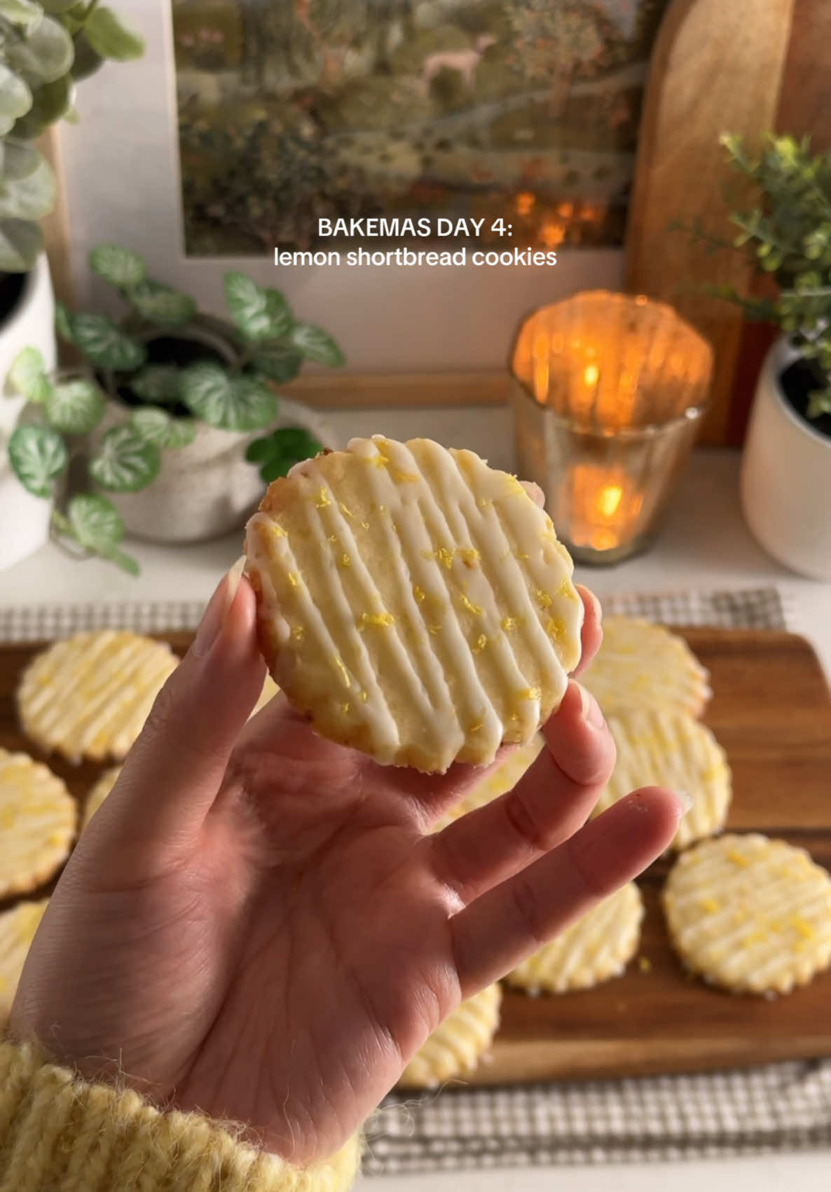 BAKEMAS DAY 4: lemon shortbread cookies 🍋 they’re buttery and crisp cookies with a super lemony flavour. topped with a simple lemon icing! i can’t explain how good my house smelled while these were cooling on the counter. if you like tart citrus desserts, you’ll like these! recipe linked in my bio or search “lemon shortbread cookies” on teakandthyme.com 💫 #lemon #cookies #baking #christmascookies #christmasbaking #christmasdessert #holidaybaking #holidaycookies #shortbreadcookies 
