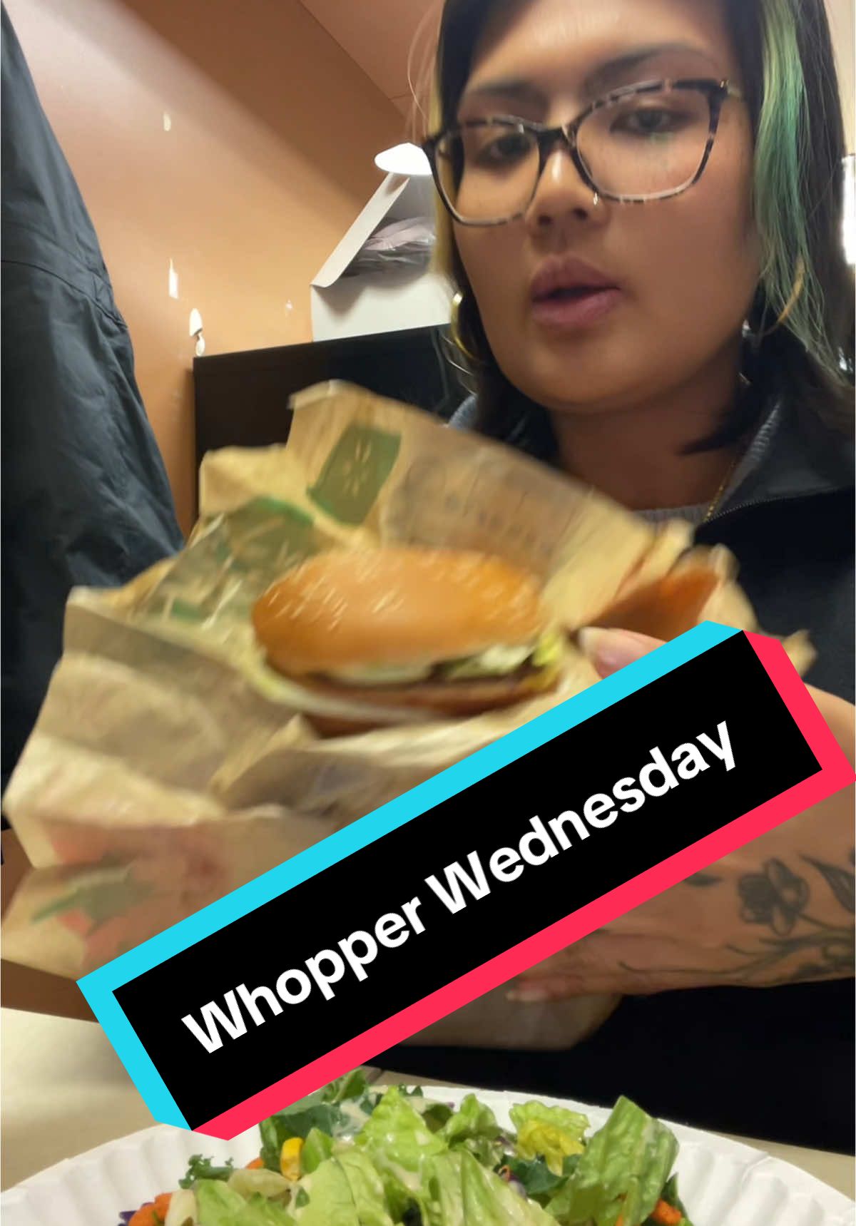 Whopper Wednesday and a side salad to not feel guilty @Burger King #whopperwednesday #mukbang #burgerking #comeeatwithme #desklunch #lunch #eatingshow #fupシ #fypage 