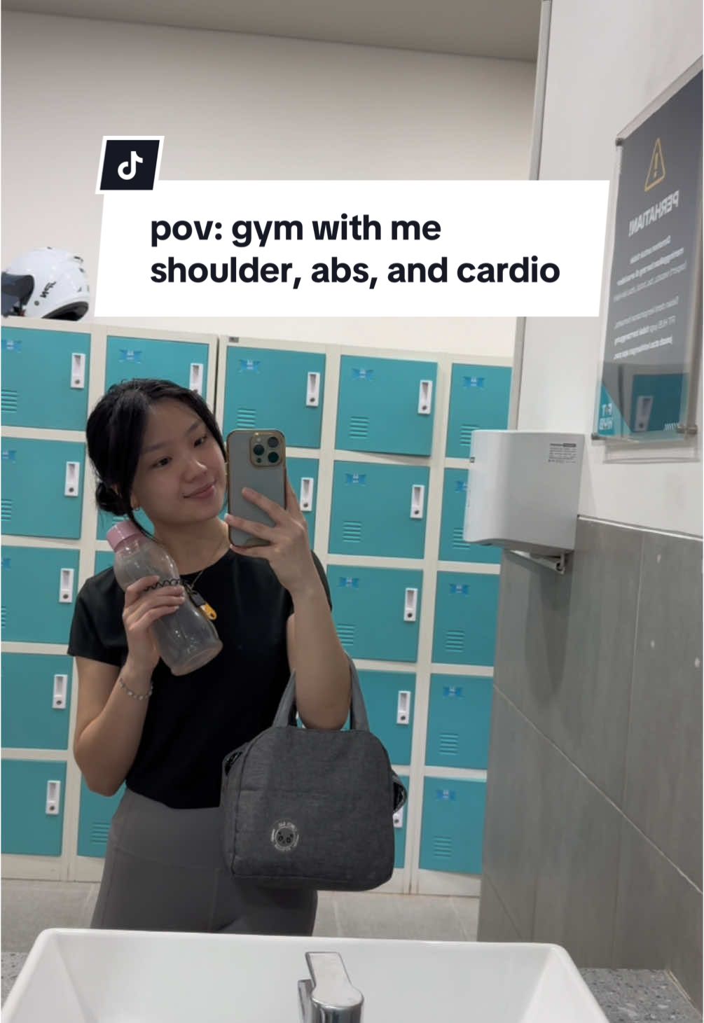 Akhirnya pelan2 strength ku balik lagi setelah diopname💪🏻 Trus iseng nyoba content pake voice over gini. What do you guys think?😆 #normallife #adayinmylifevlog #adayinmylife #tiktokvlog #Vlog #gymroutine #gym #povgym 