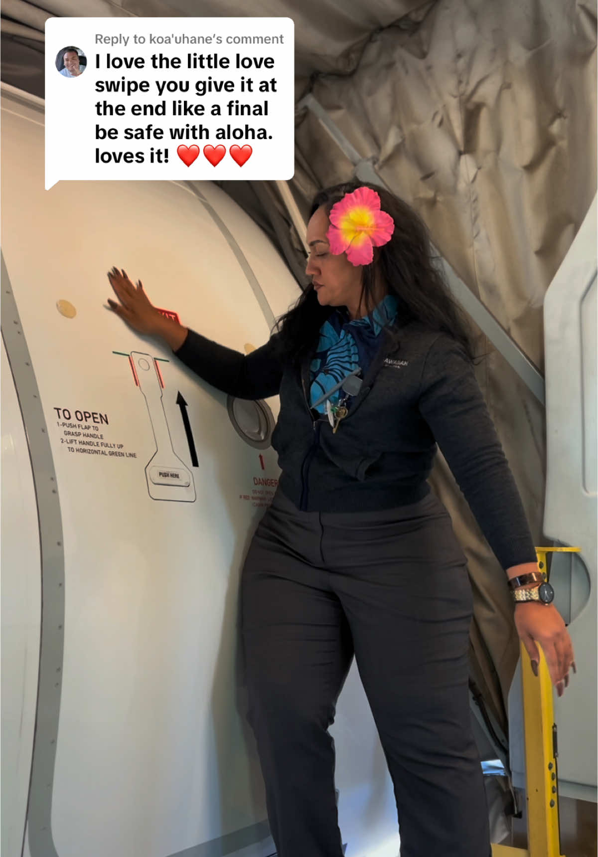 Replying to @koa'uhane LOVE SWIPE 🥹🫶🏽🤙🏽🌺 #aloha #hawaii #island #airplane #girl #airport #lady #fyp #fypシ #fypシ゚viral #foryoupage #viraltiktok #viralvideo #tongan #agent #work #airline #trending 