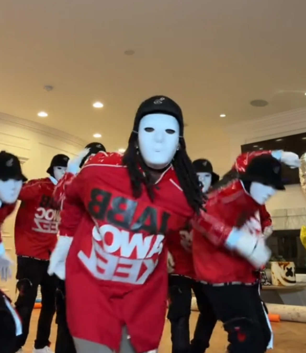 kai cenat’s collabs are so tuff 💀 #kaicenatclips #snoopdogg #kaicenat #nlechoppa #jabbawockeez #dance #collab #pourtoi #back #fyp #viral #clip