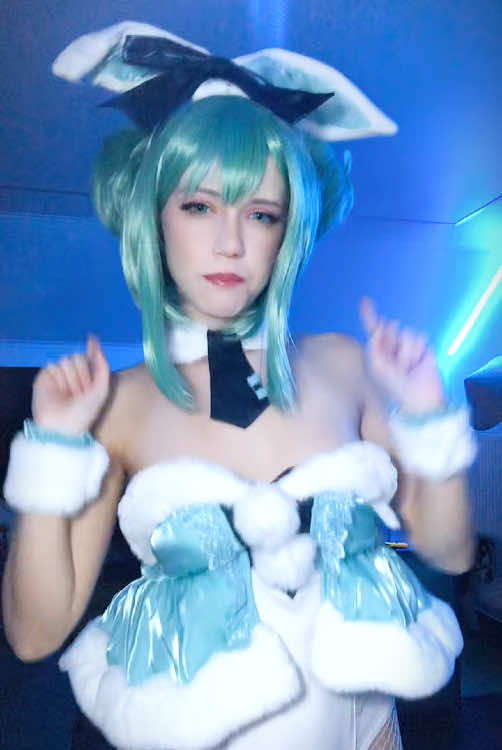 #sleepyeli #fyp #viral #foryoupageofficially #cosplay #anime #mikuhatsune #vocaloid #mikuhatsunecosplay 