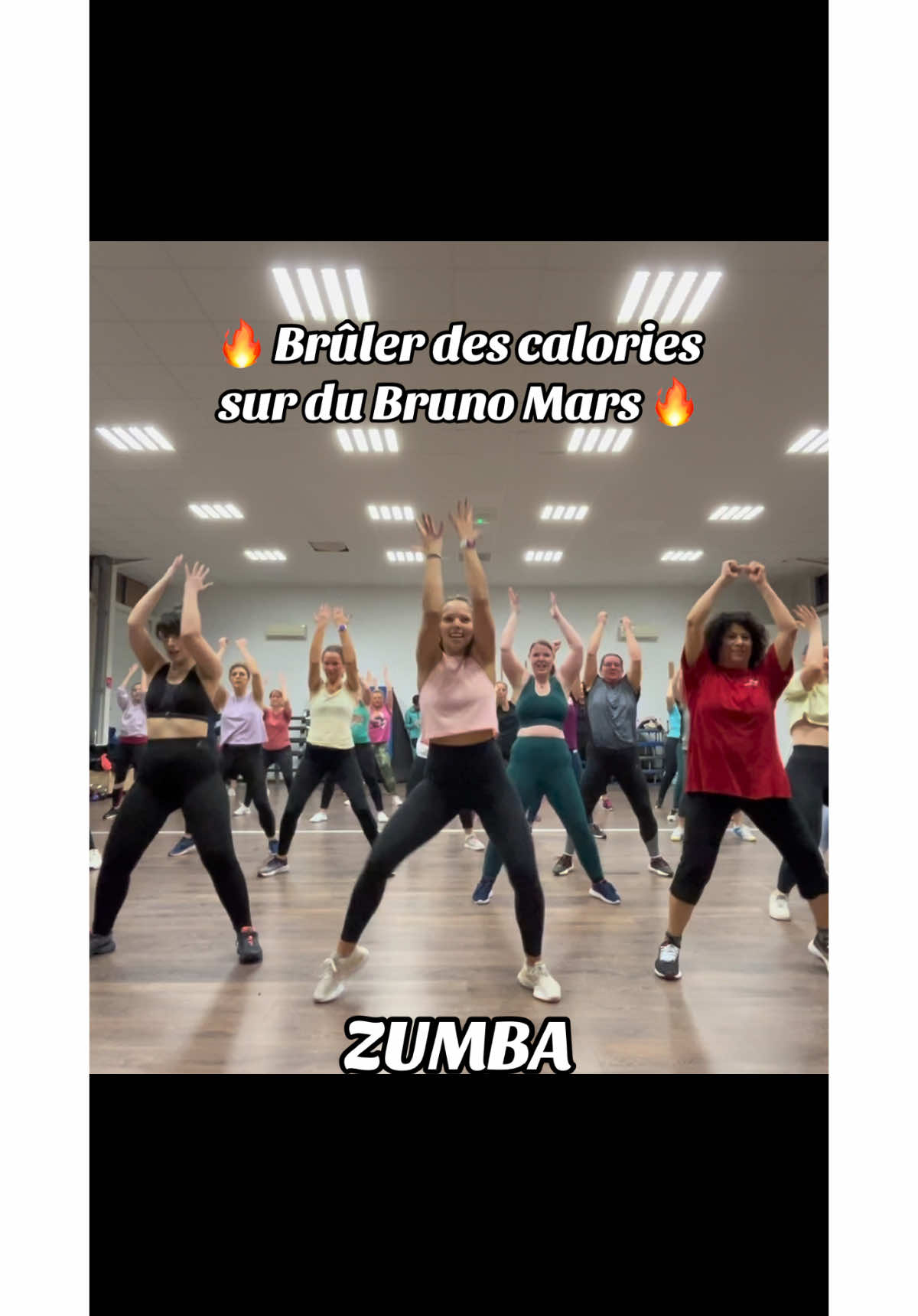 Zumba Fitness sur « A.P.T », Merci @Bruno Mars pour cette pépite ✨  #zumba #zumbafitness #Fitness #cardiodance #brulerdescalories #pertedepoids #sport #brunomars #aptdance 