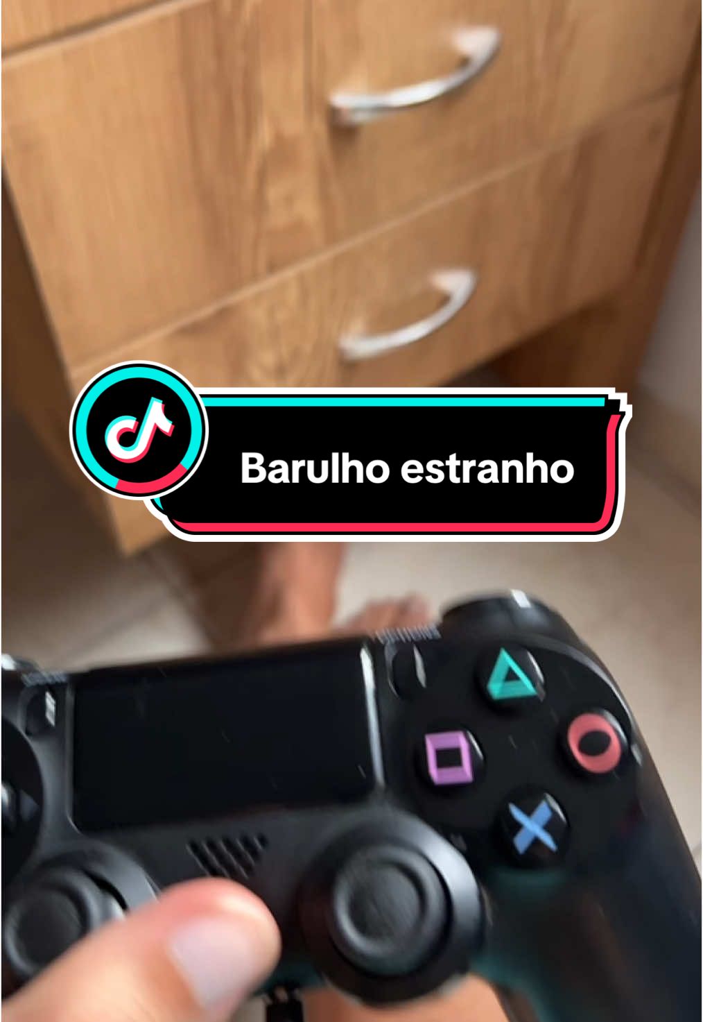 Rapaziada, alguem sabe por que ta fazendo esse barulho? #ps4 #ps4gamer #ps4controller #ps4games #ps4party 