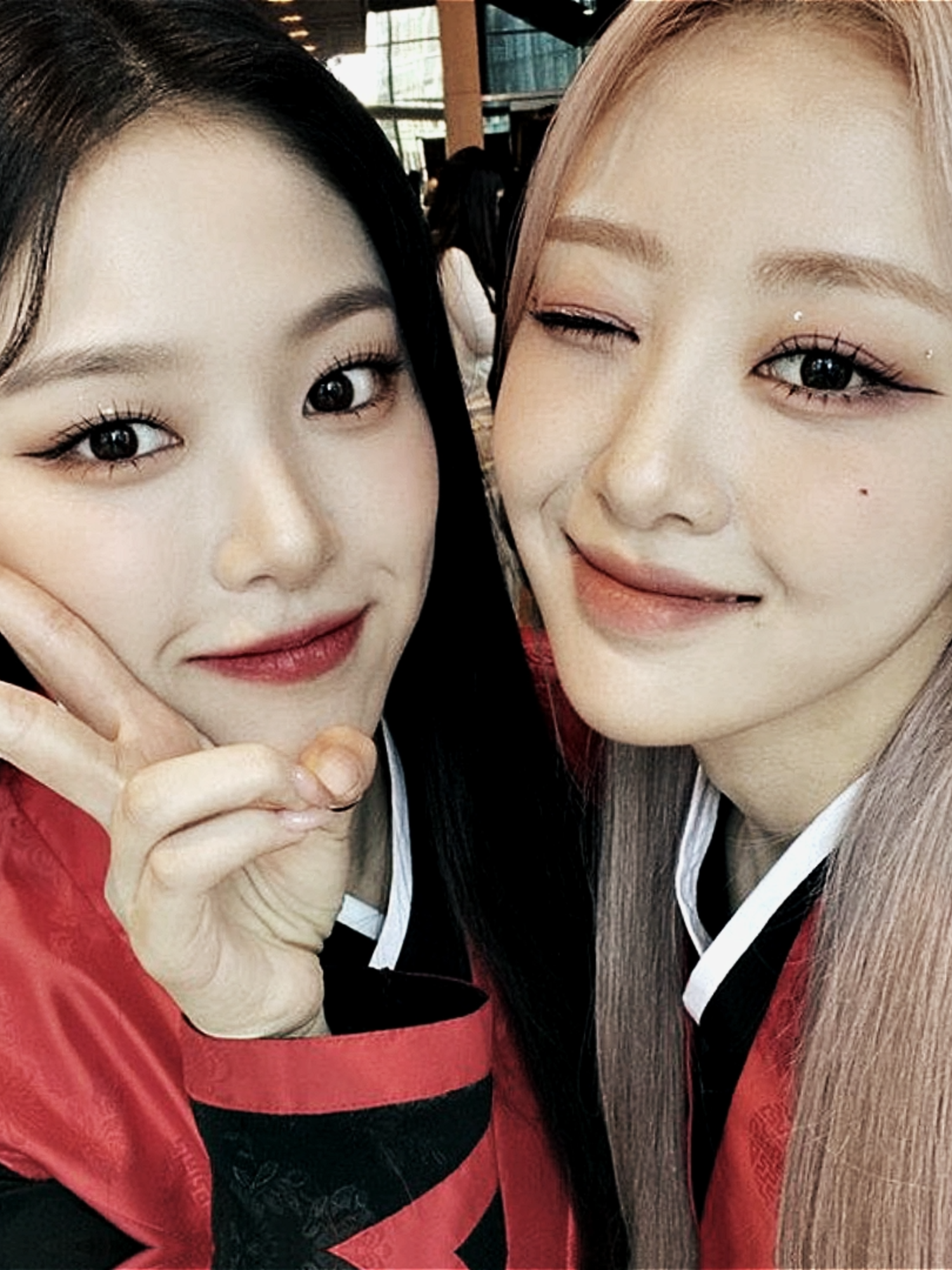 first comeback edit kinda nervous...might flop.... #yves #loona #loonatheworld #yvesloona #chuu #loonayves #loonayyxy #kpopfy #2hollis