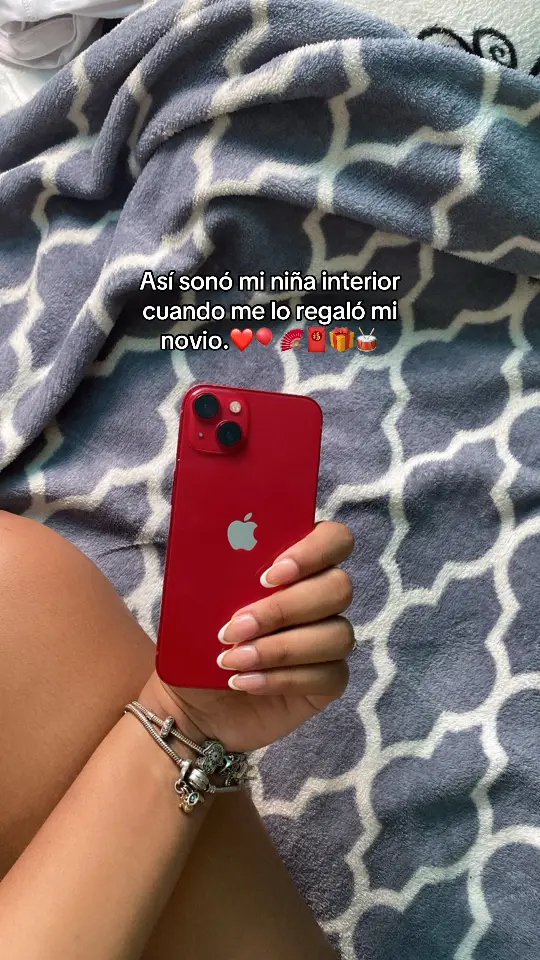 Y si.🥹 #denisce #viral_video #celularnuevo #rojo 