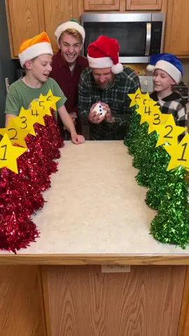 Christmas Tree Dice Game🎄 #games #familygamenight #partygames#christmas #christmasparty  #familygathering 