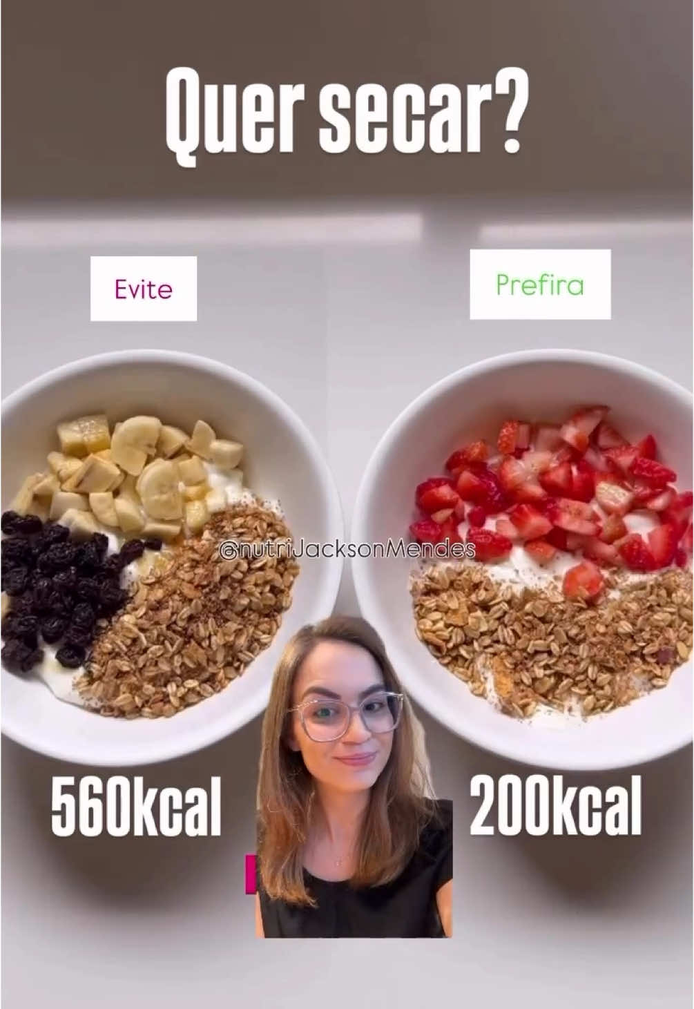 Você se alimenta bem mas tem dificuldade em emagrecer? Tigela 1: 560kcal - 200g de iogurte natural - 60g de banana - 30g de uva passa - 30g de granola - 15g de mel Tigela 2: 200kcal - 200g de iogurte natural desnatado - 100g de morango - 15g de granola - adoçante Observe que ambas as tigelas são saudáveis, ma na mostrar na prática ter uma alimentação saudável pode não ser suficiente para conquistar resultados estéticos. Se você busca emagrecimento, as quantidades, distribuições, contexto e estratégias, são fundamentais nesse processo! #dieta #alimentaçãosaudável #emagrecimento 