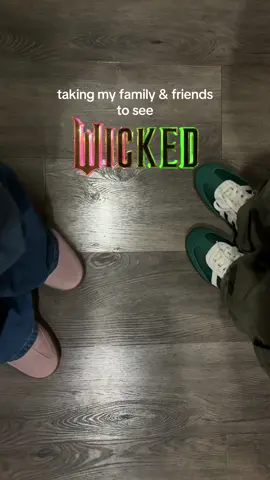 The excitement I brought was for all of us, but they loved it at the end!! 💚💗 tears were shed, gasps were gasped! #wickedthemusical #wickedmovie #wicked #cynthiaerivo #arianagrande 