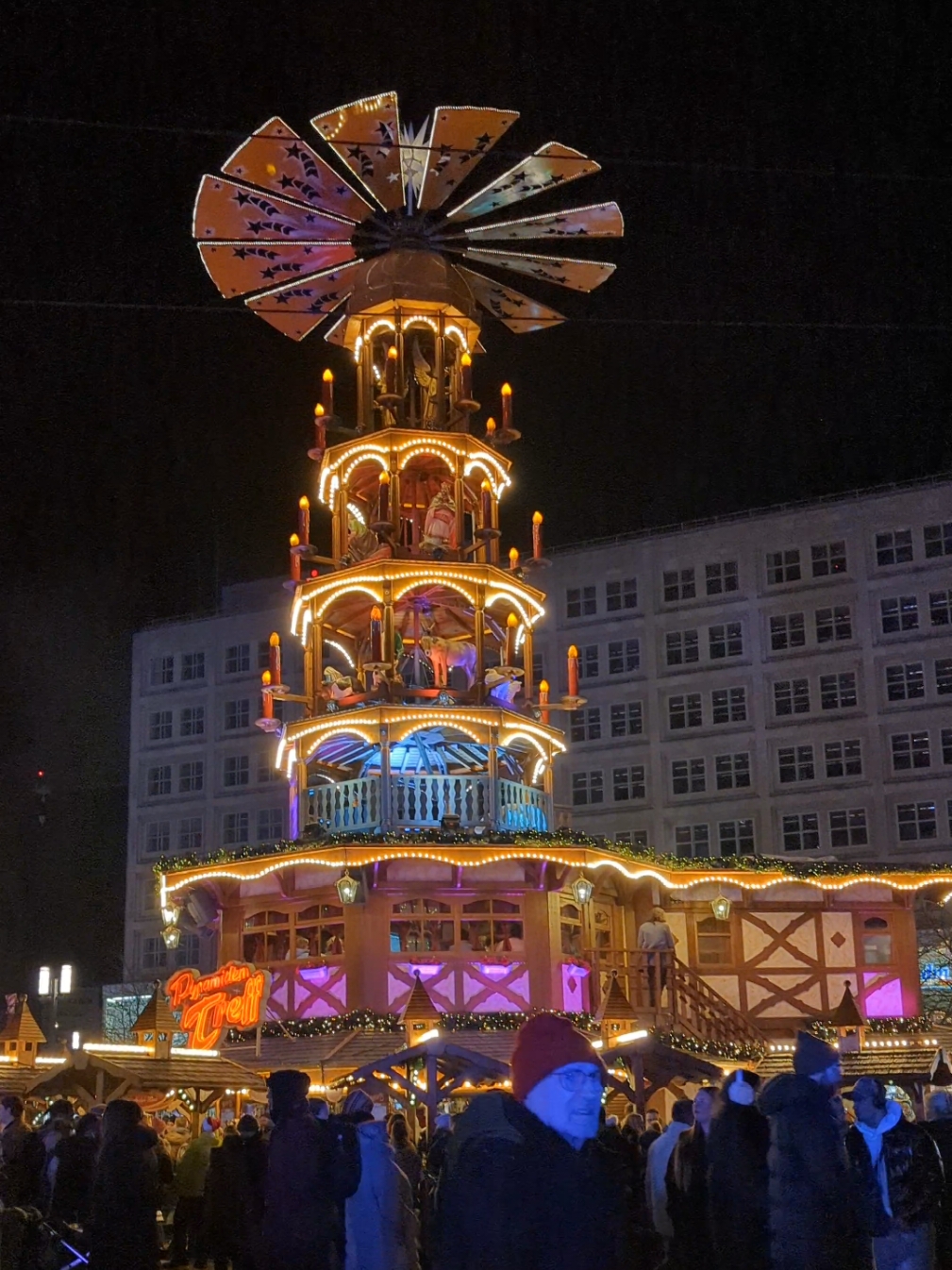 u & me at christmas market ?  Alexanderplatz - Berlin 🎄🎅 #berlin #berlinchristmasmarkets #christmas #christmasmarket #marchedenoel #noel #christmaslights #lumieredenoel #christmasdecor #christmasvibes #germany #decoration #xmas #xmaslights #allemagne #travel #voyage 