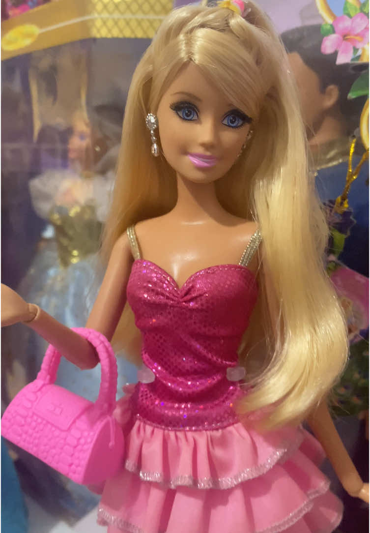 Tão meiga 💖 #barbie #barbiedoll #barbiecollection #barbietiktok #barbiecolecionadorbr #barbiedoll🥰🍭❤️ #barbienostalgic #barbiedolls #barbiemattel #barbietoys #mattel #fyp #barbienostalgia #barbiepelicula #barbiemovies #barbielifeinthedreamhouse #barbielife #barbie #barbiegirl #barbietiktok 