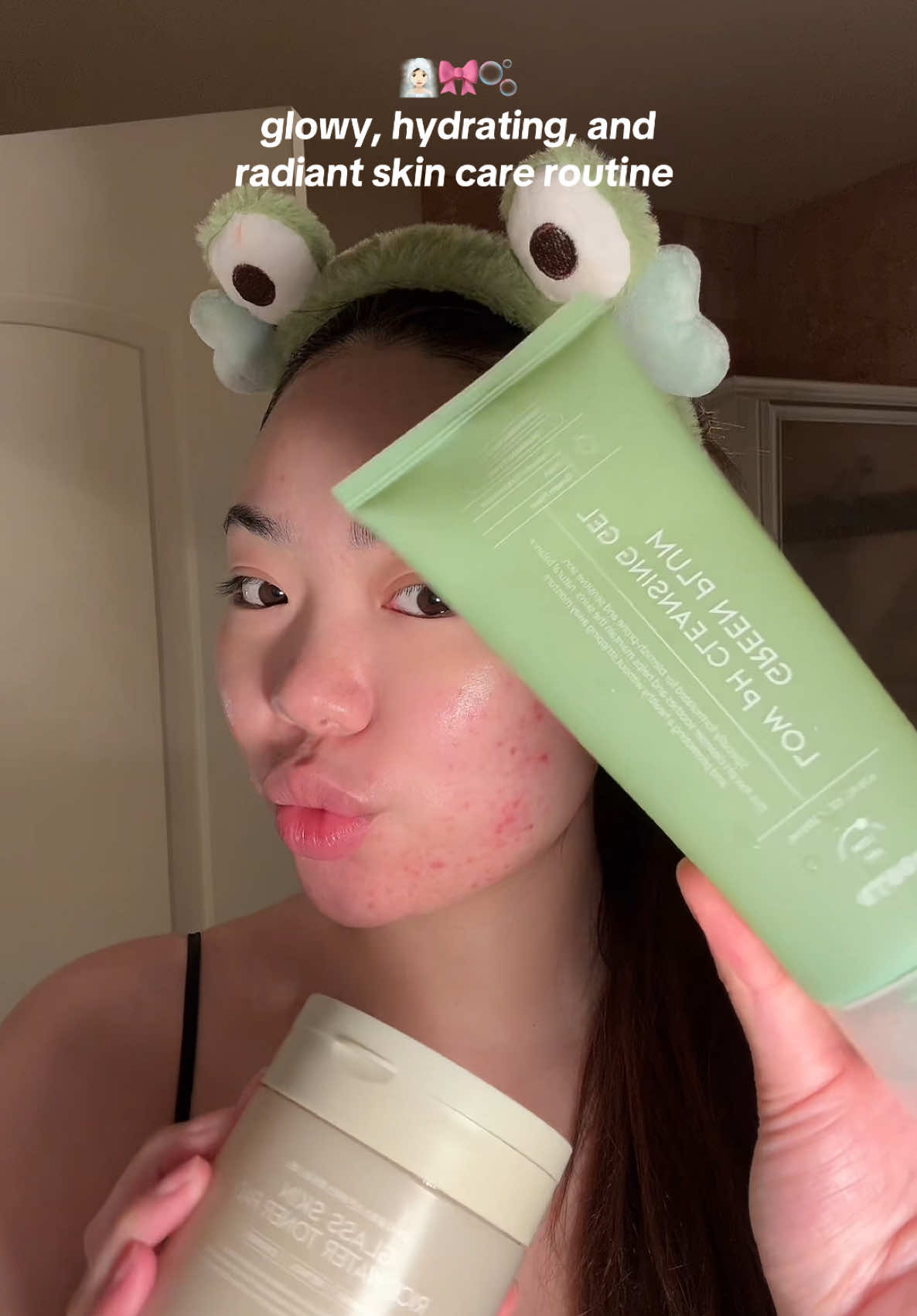 fresh, clean, and soothing skincare is all i need to get me through the day✨ @#OOTD BEAUTY #OOTD #ootdbeauty #oxygenoftheday #kbeauty #kbeautyskincare #skincare #holidaybox #ootdgiveaway #koreaningredients #giveaway 