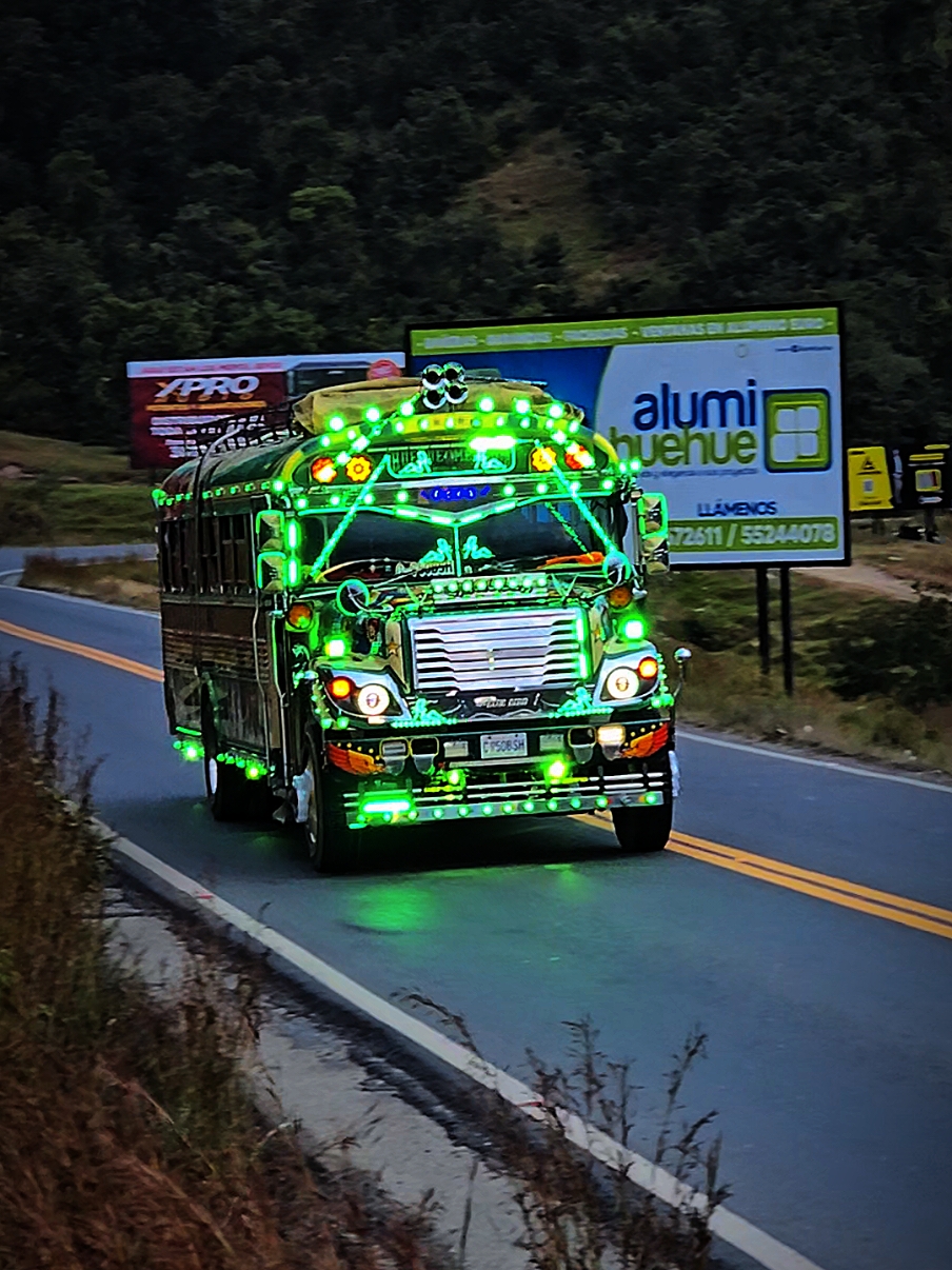 Que bellezaa😍🔥 #camionetas #tardecita #bus #fyp #parati #viral 