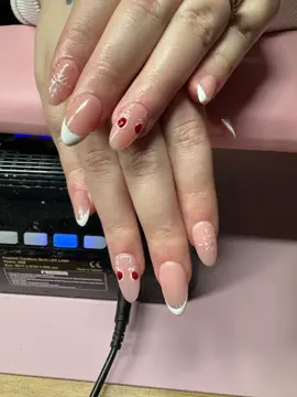 Day 3 and I am loving all of these Christmas nails Tonight's gorgeous client has a crisp white French with hand drawn baubles and snowflakes.  Using @nailorder  Short Almond Xtensions Gel Polish - I Do Cuticle Oil - Raspberry Lemomade @HONA  Detail paints - White, Seductive, Conceal & Polar #glitter #glitternails #nailorder #wintervibes #reflective #reflectiveglitter #frenchnails #snowflakes #snowflakenails #hona #baubles #nailart #handdrawn 