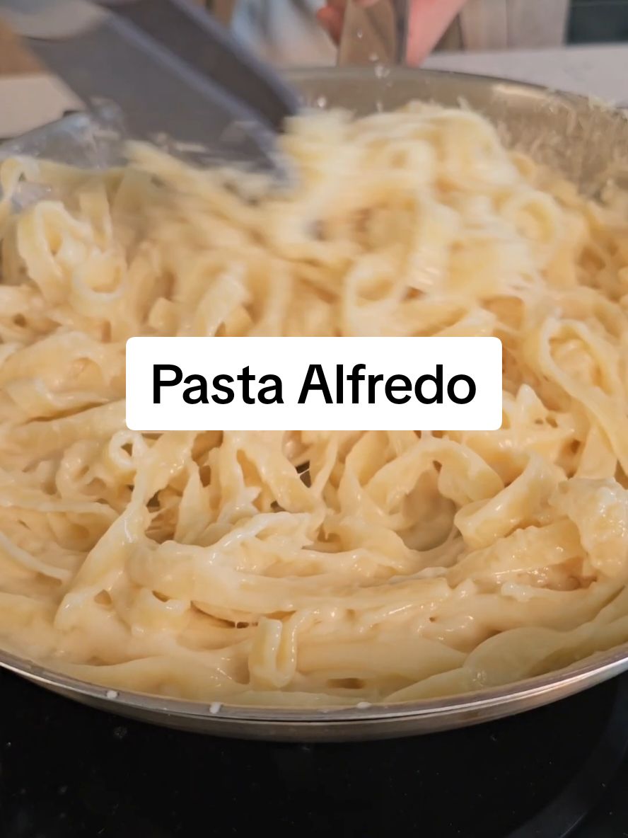 Pasta Alfredo🇮🇹👌 (Save for later 😘) Classic Italian dish with only 3 ingredients!! Done in 15 mins and tastes like creamy heaven ❤️ Let me know what you think 👇 Ingredients 300g Fetuccine 200g Butter 300g Parmesan Cheese Salt Pasta Water as needed #pastaalfredo #fetuccinealfredo #alfredo #alfredosauce #italianfood #italianpasta #italianrecipe 