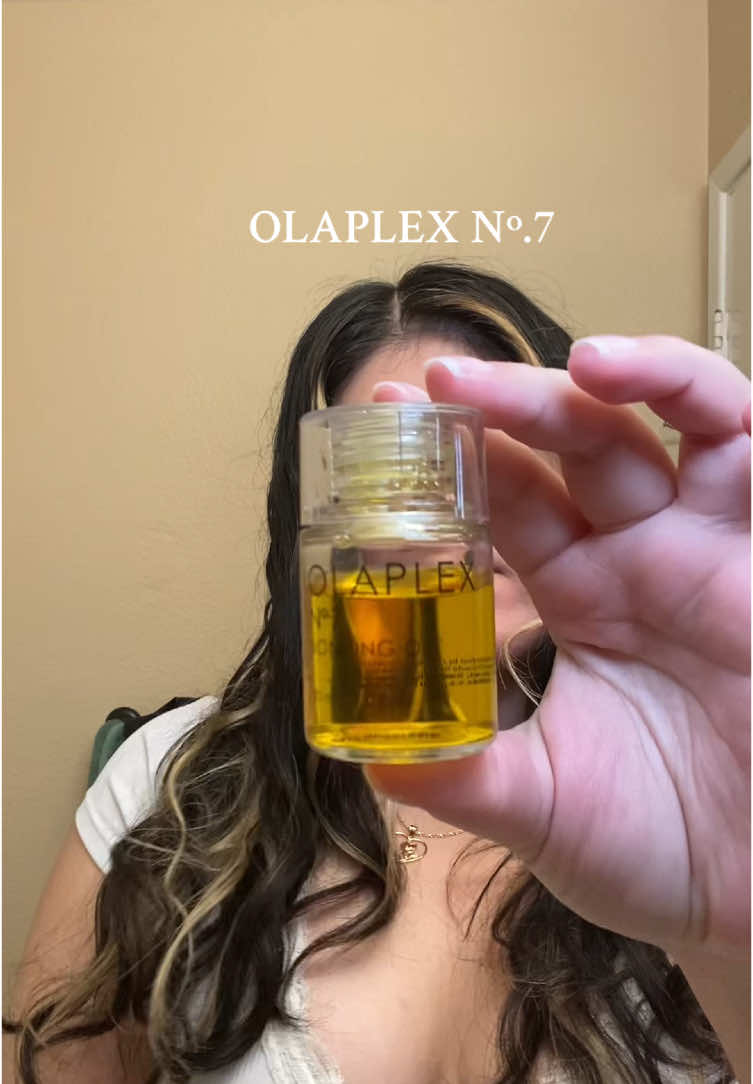 I love using this oil to help break my gel cast 🥰 my waves/curls love this hair oil✨  @Olaplex @Ulta Beauty @sephora  #creatorsearchinsights #olaplex #olaplexno7 #hairoil #curlyhairroutine #curlygirl #ultafinds #fyp 