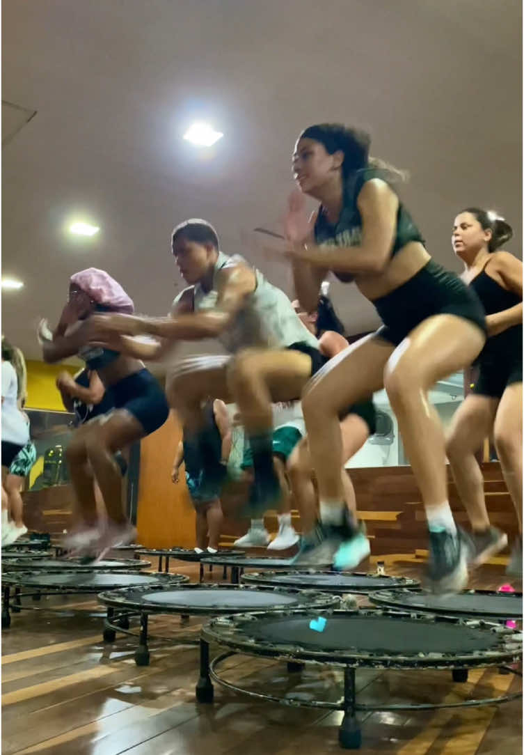 Se prepara que o Power Jump veio pra entregar tudo nessa 🔥🥵 #jump #academia #aula #treino 