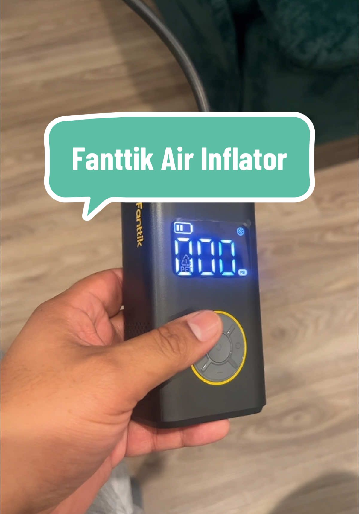 Portable inflator by @Fanttik #aircompressor #tireinflator #tires 